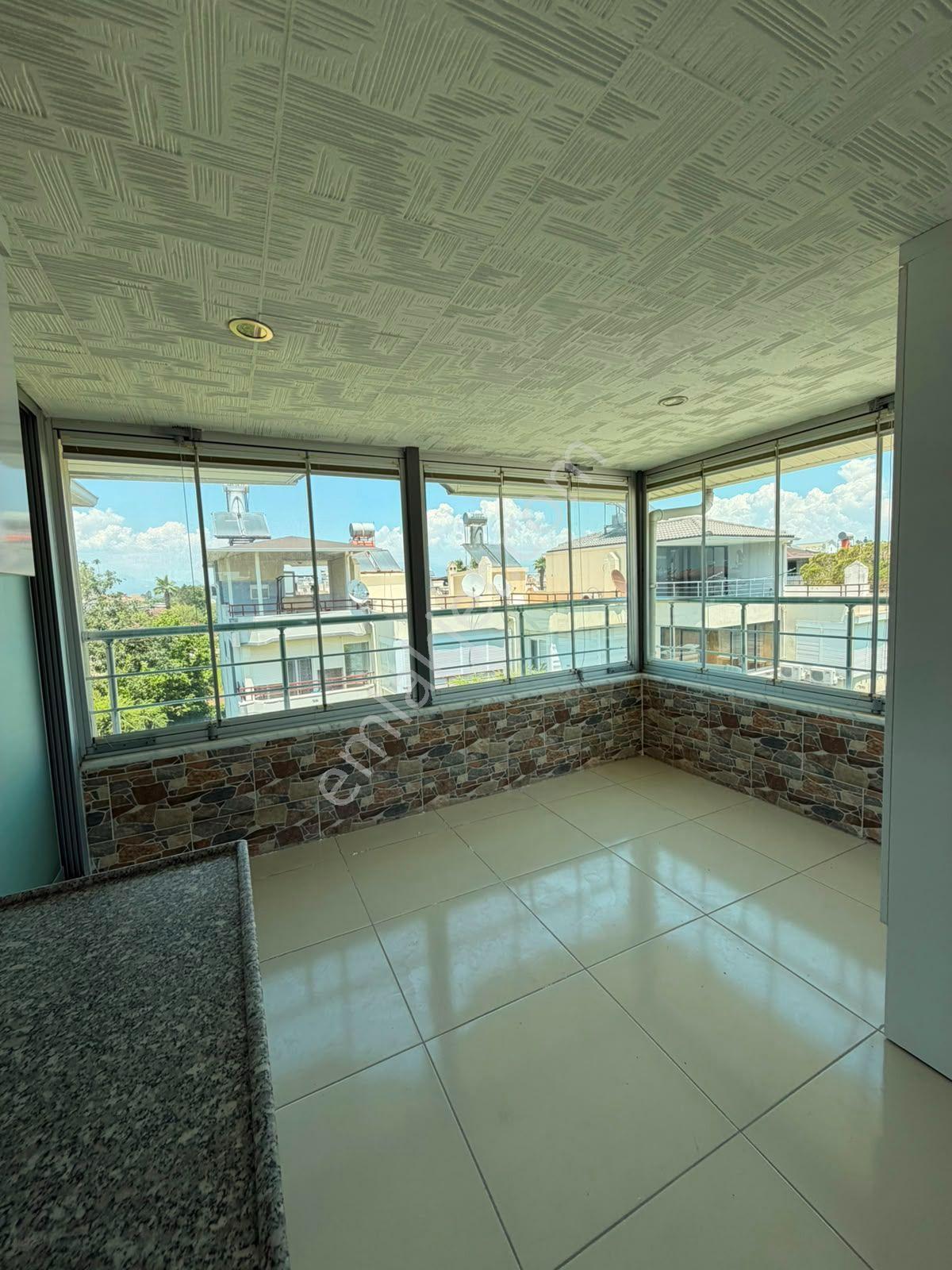 Denize 100 Metre, Havuzlu Site İçinde Kiralık Tripleks Villa - Görsel 32
