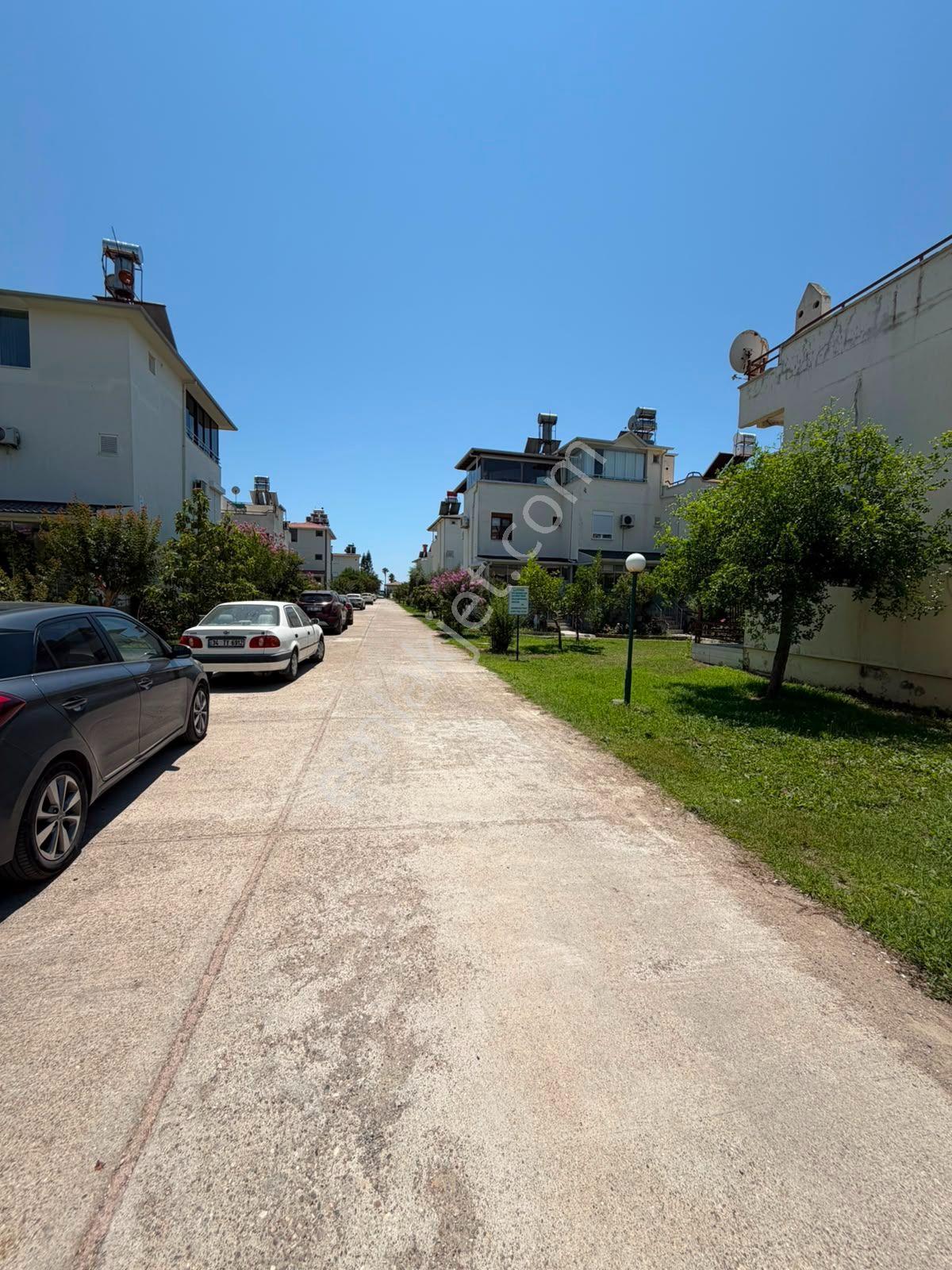 Denize 100 Metre, Havuzlu Site İçinde Kiralık Tripleks Villa - Görsel 20