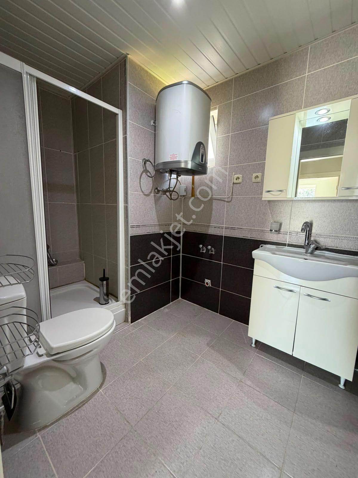 Denize 100 Metre, Havuzlu Site İçinde Kiralık Tripleks Villa - Görsel 27