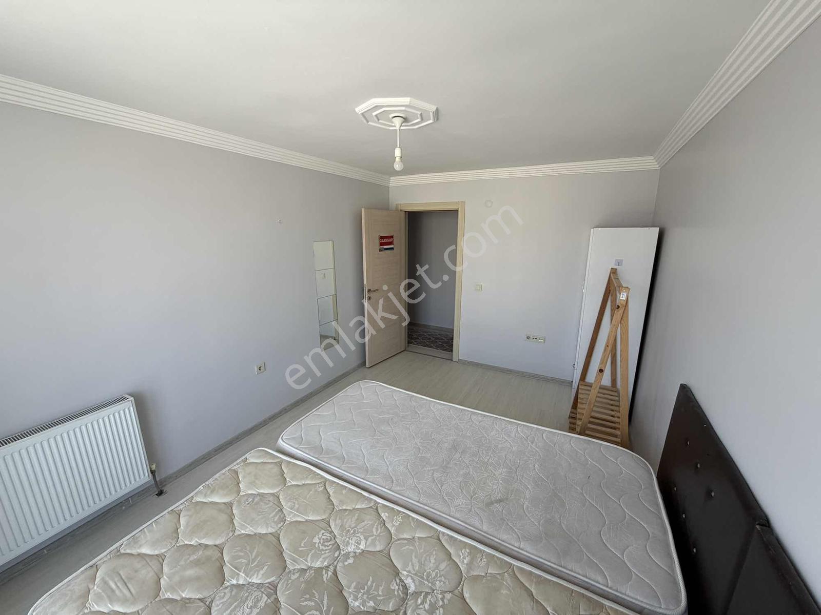 Demirbaş Gayrimenkulden Üni Bölgesinde 2+1 Eşyalı Kiralık Daire - Görsel 4