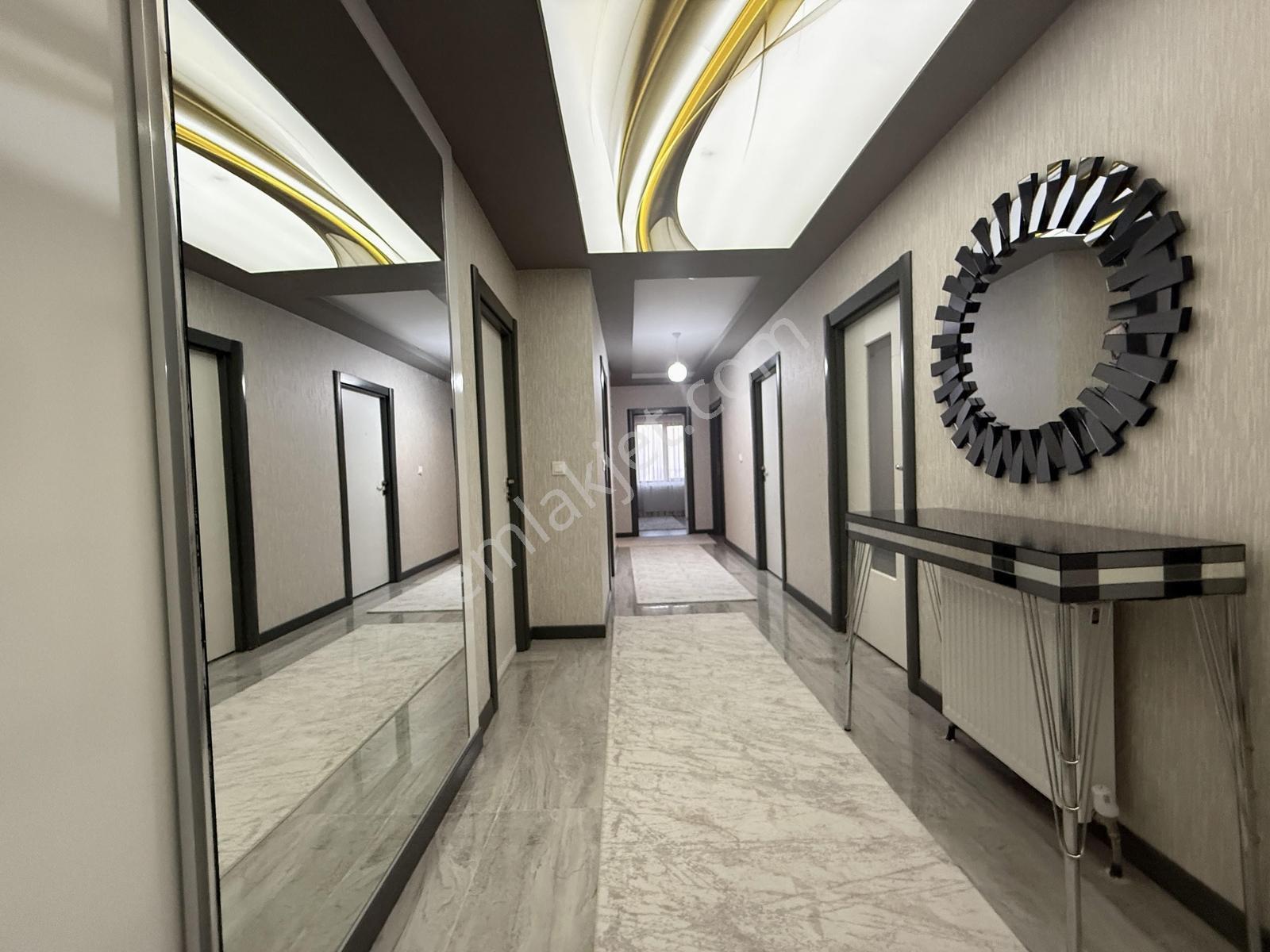 Beyoğlu'ndan Sitede Hastane Bölgesinde Bulvar Üzeri Ultralüx 4+1 - Görsel 32