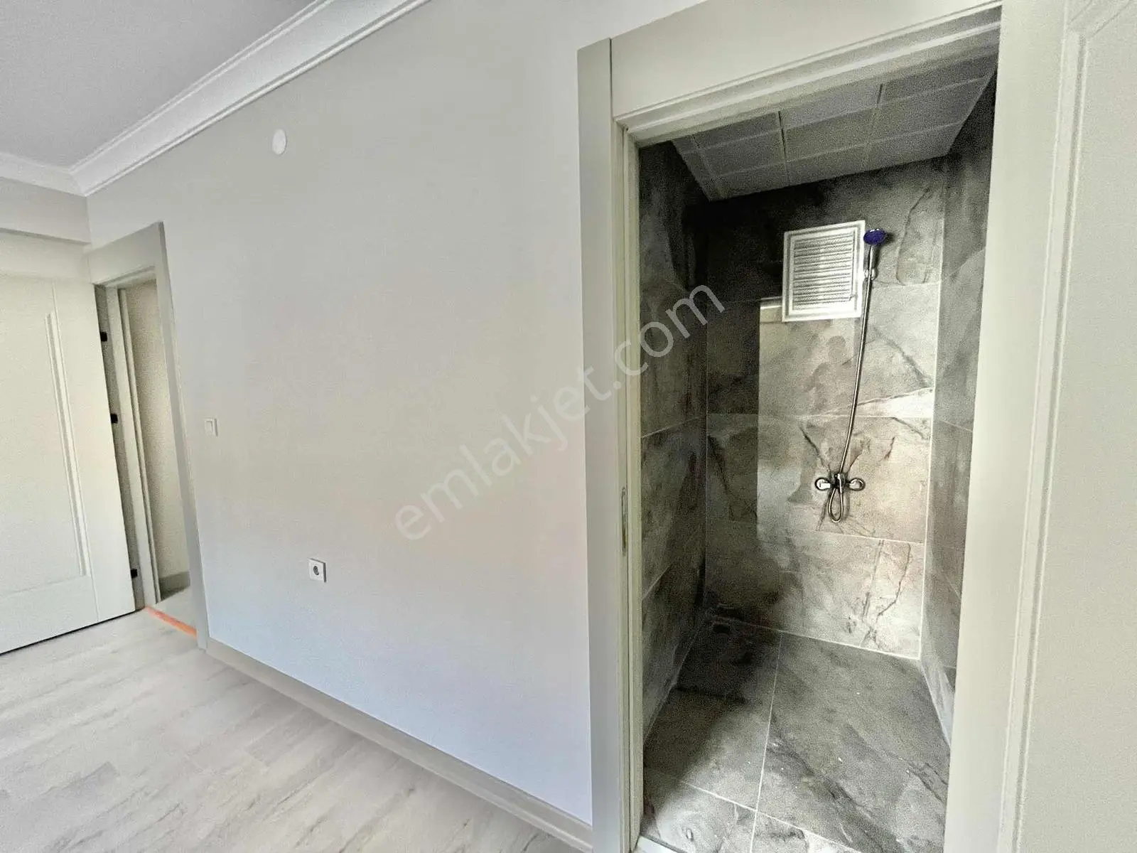 Taylan Emlaktan Sıfır 3.kat 3+1 125m2 Kiler+e.banyo!!! - Görsel 4