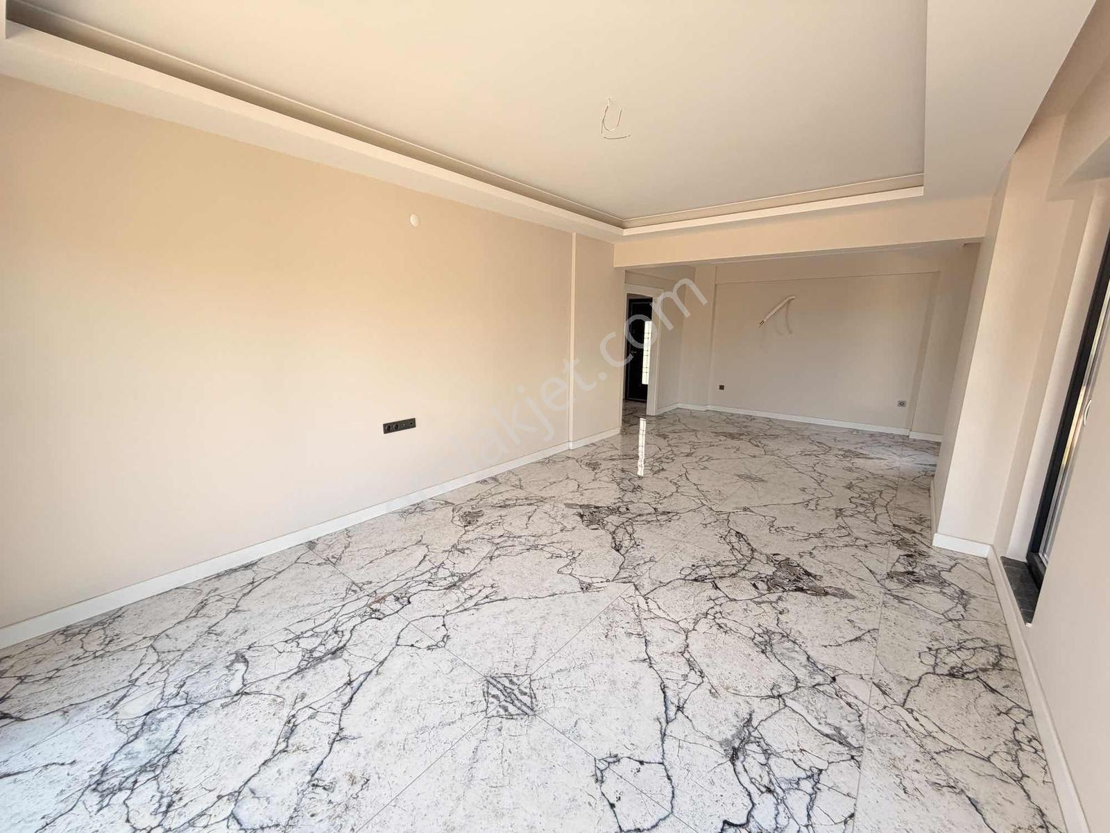 Aralık Mahallesinde Tam Müstakil Köşe Konumda Villa - Görsel 13