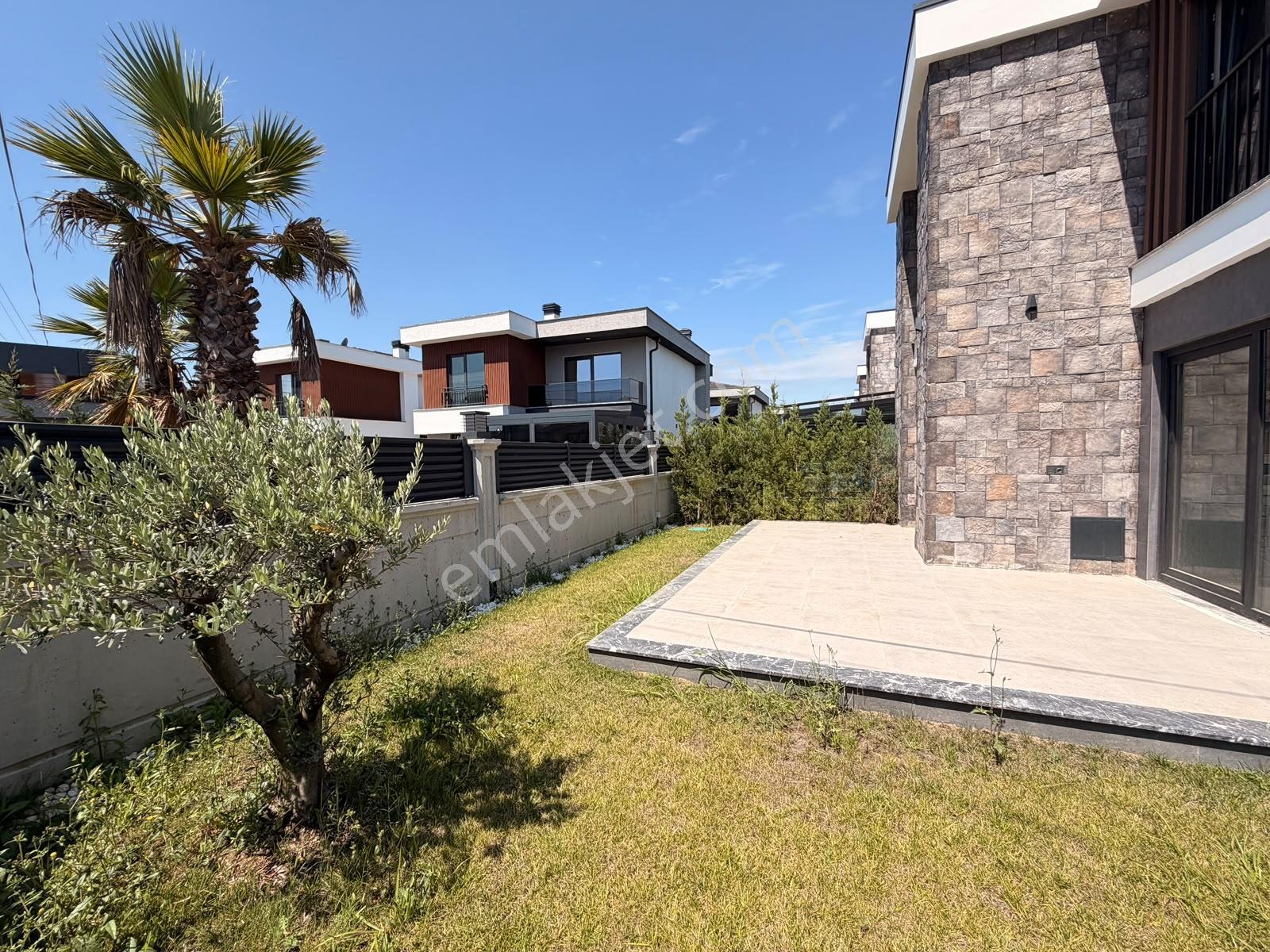 Aralık Mahallesinde Tam Müstakil Köşe Konumda Villa - Görsel 5