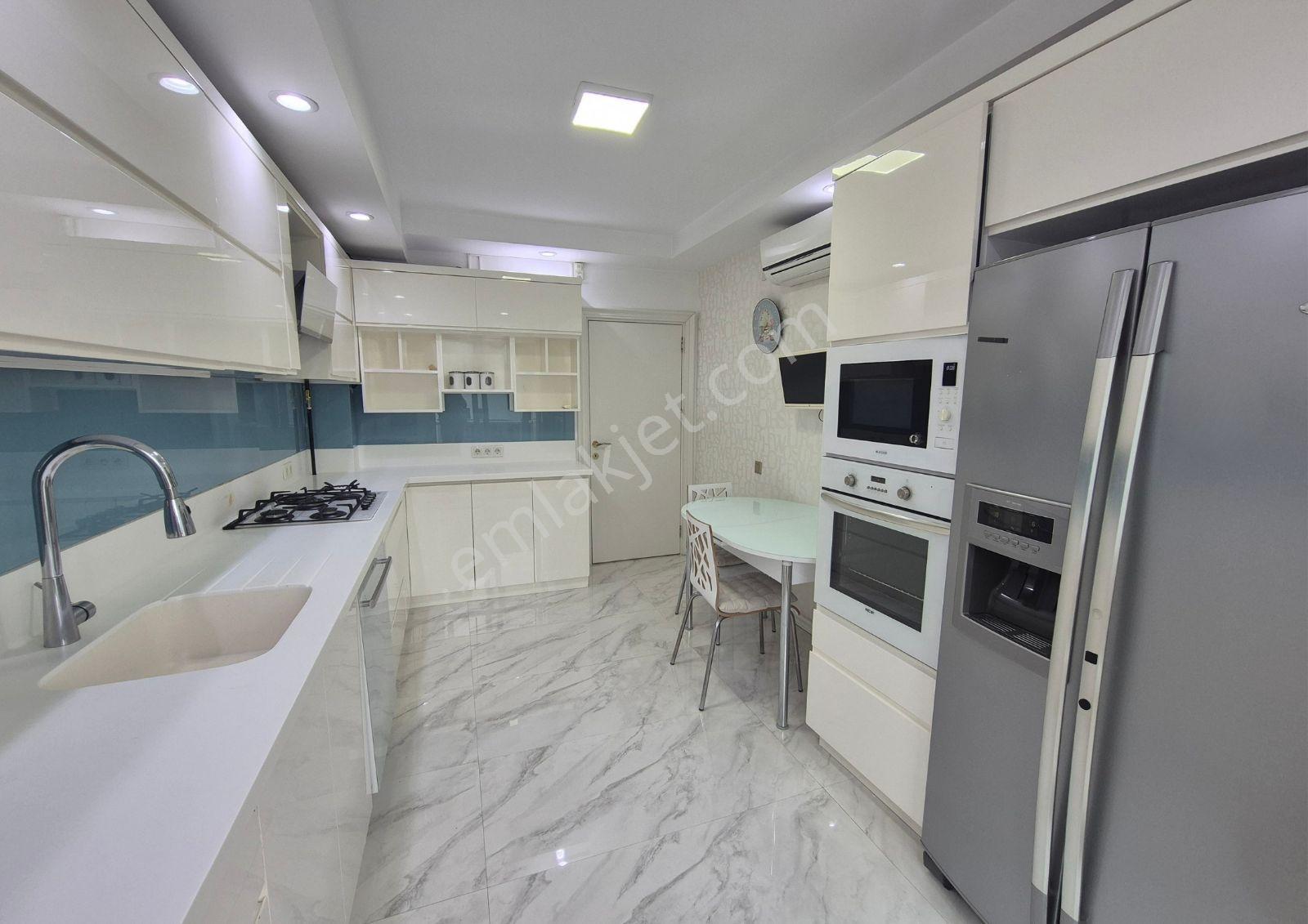 Antalya Konyaaltı Uncalı Kiralık Eşyalı 4+1 Havuzlu Lüks Sitede