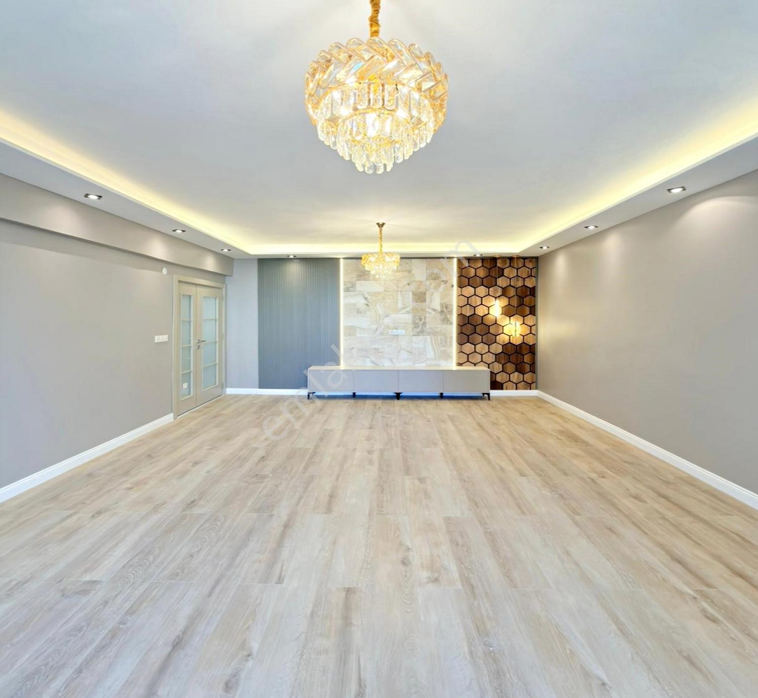 Barış Mahallesinde Site İçi Lüks Dekorlu 3+1 Satılık Daire - Görsel 13