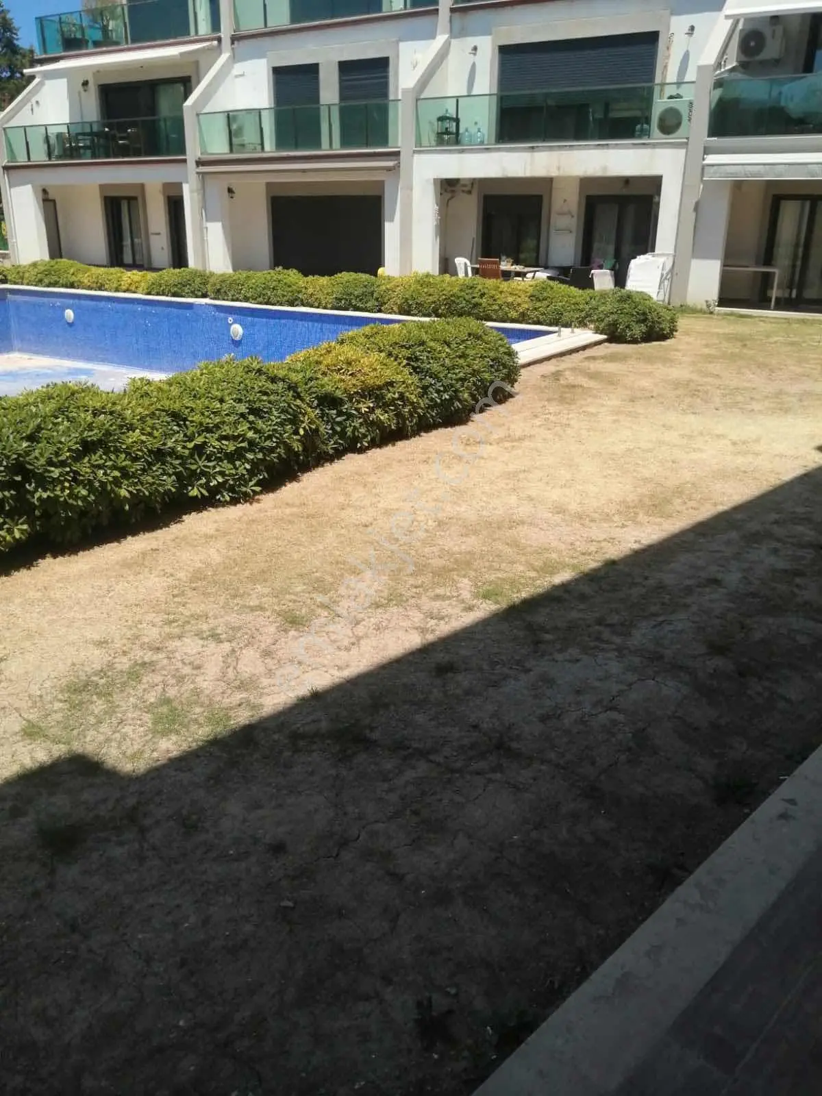 Çeşme Sakızlıkoy'da Satılık Havuz Cephe 1+1 Bahçeli Daire - Görsel 4