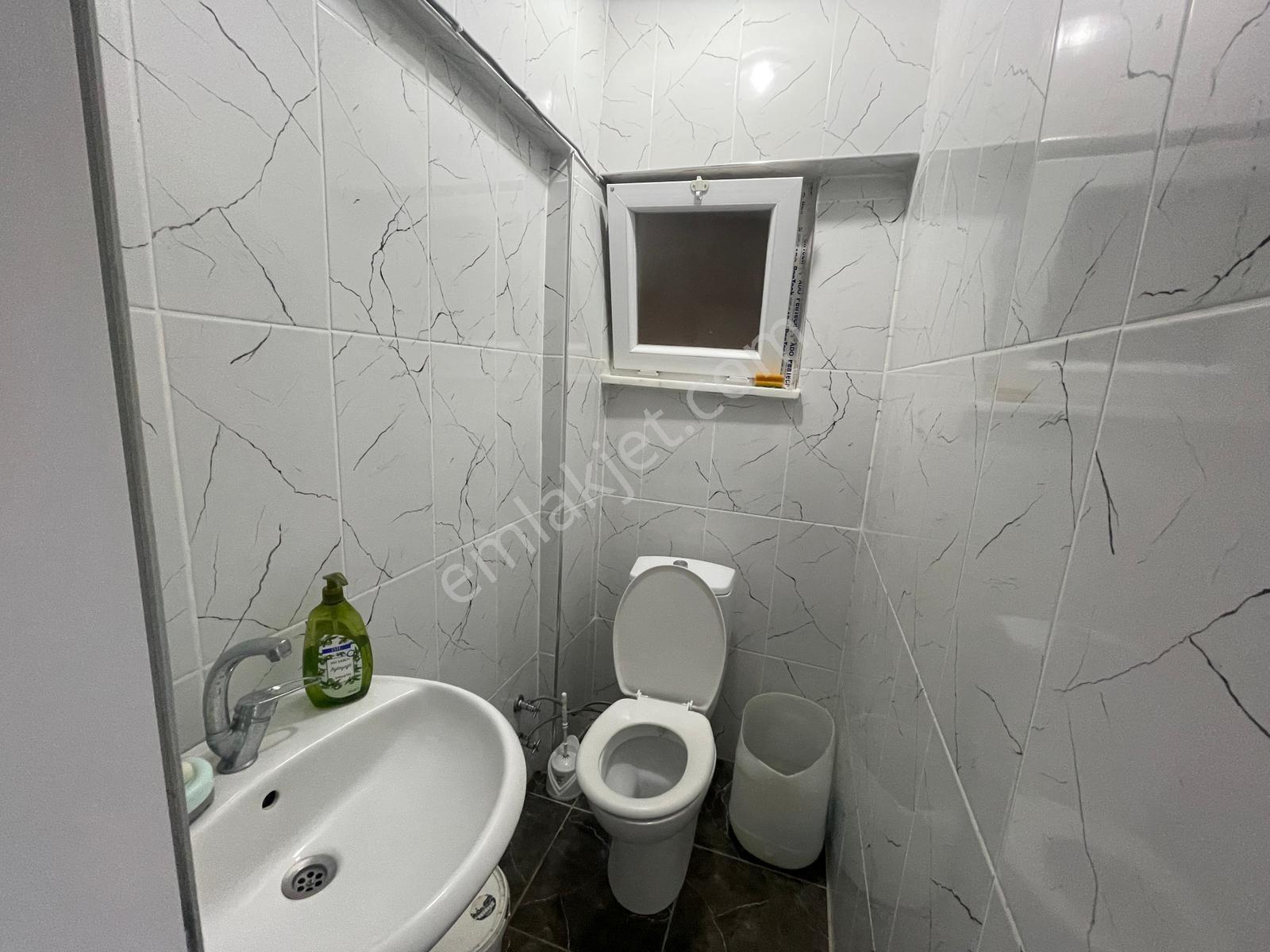Edremit/merkez'de 1+1 Odalı-geniş Teraslı Eşyalı Daire Satılık - Görsel 3