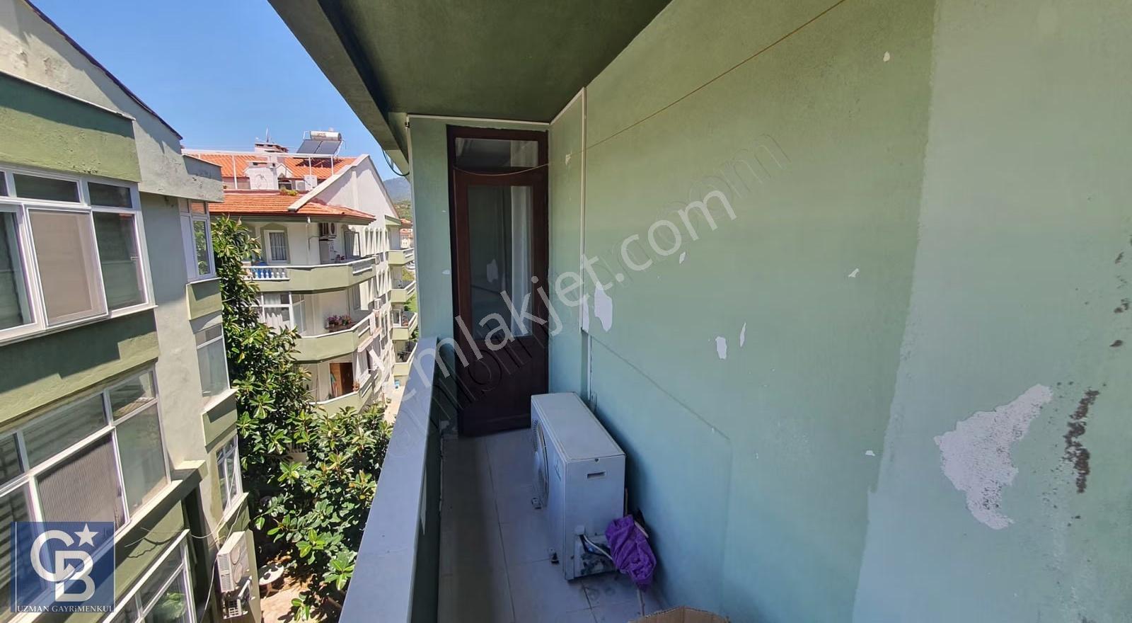 Marmaris Merkezde Havuzlu Binada Kiralık 1+1 3. Kat Daire - Görsel 14