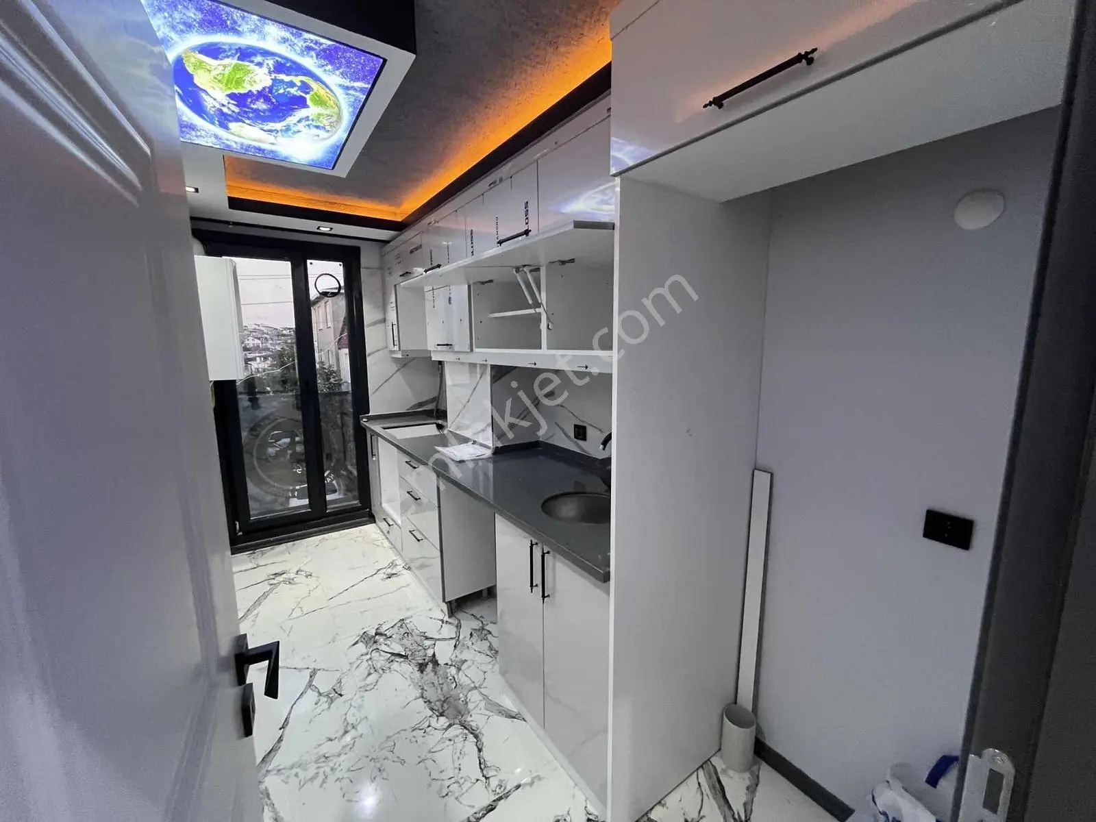 Adliyeye Kapalı Pazara Yakın Kiralık Sıfır Daire - Görsel 3
