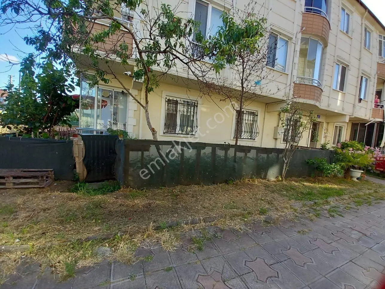 Kabakoz Mahallesi'nde Merkezi Konumda Satılık 2+1 Daire