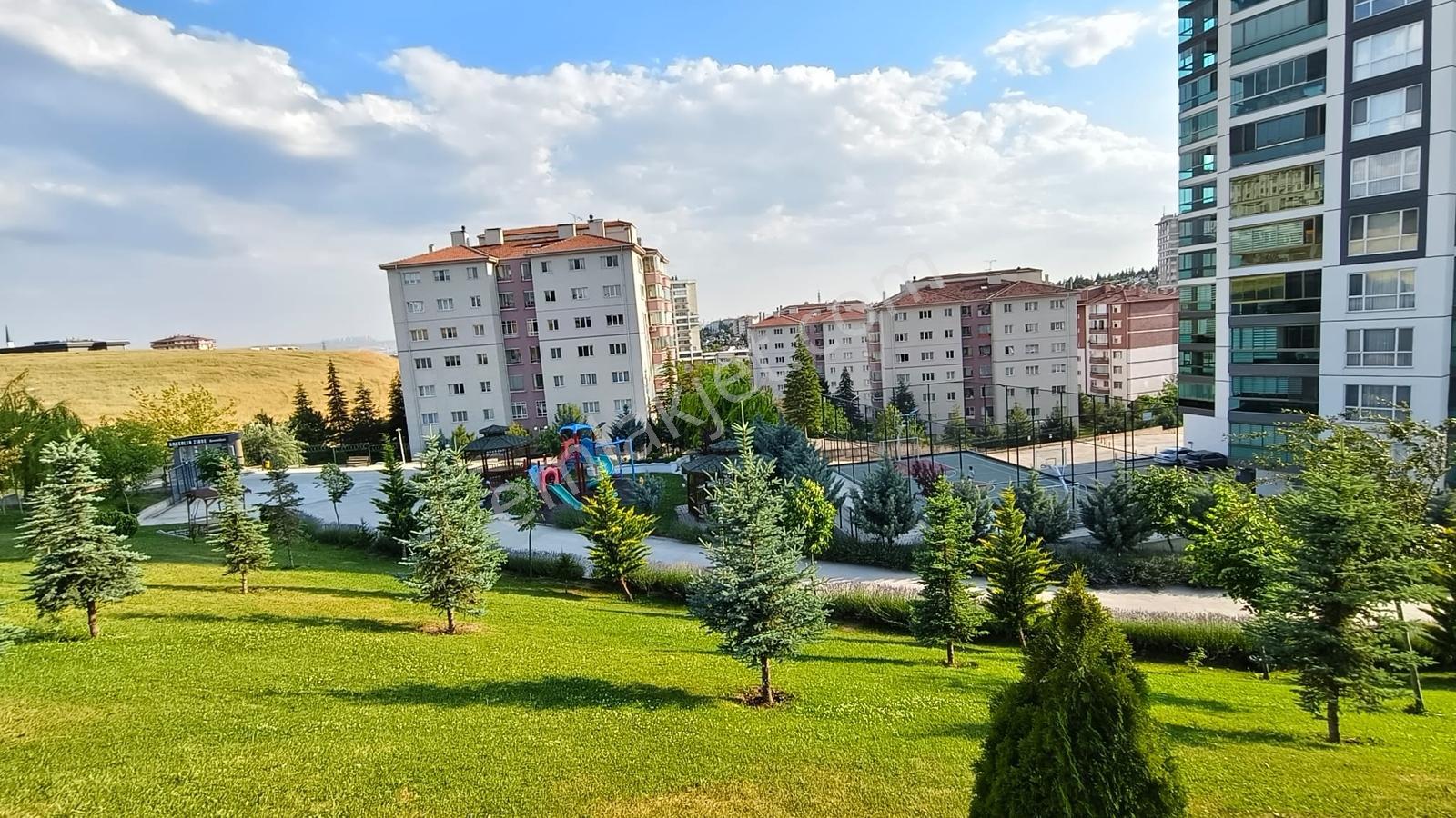Batıkent'te Ahsenler Zirve Konutlarında Lüks 4,5+1 Satılık Daire - Görsel 23