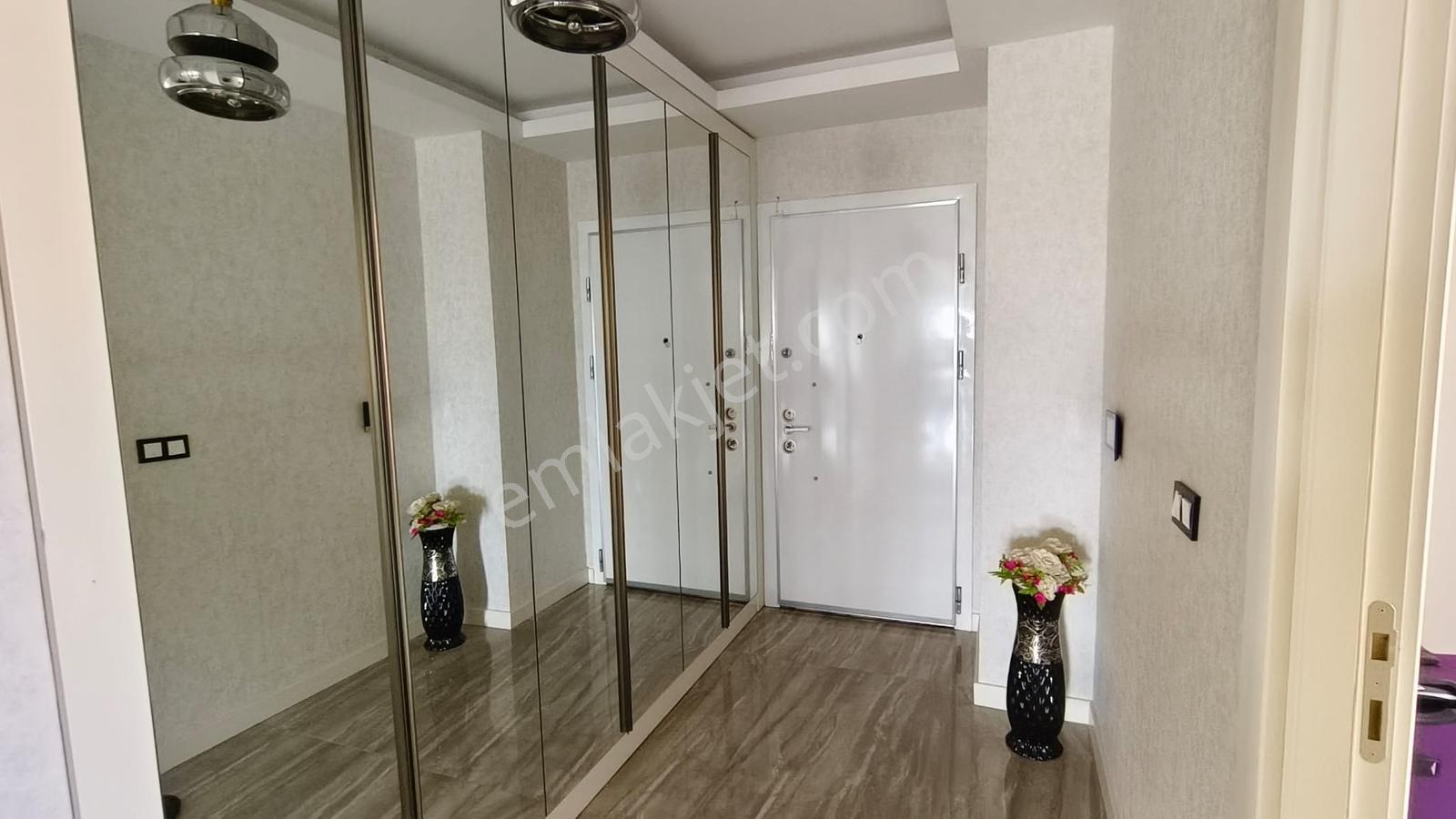 Batıkent'te Ahsenler Zirve Konutlarında Lüks 4,5+1 Satılık Daire - Görsel 9