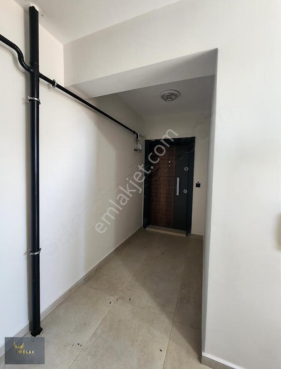 Yeni Mahallede 1+1 Ayrı Mutfaklı Balkonlu Deniz Manzaralı Daire - Görsel 3