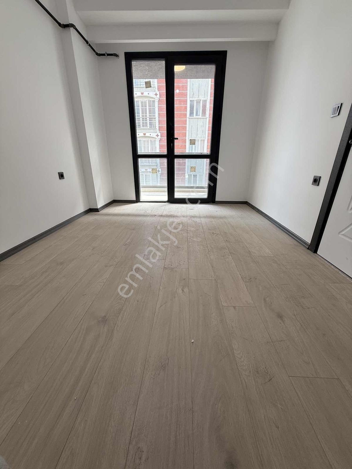 Onaydan Çerkezköy Gaziosmanpaşa Park Cephe Balkon Lüks 1+1 Daire - Görsel 27