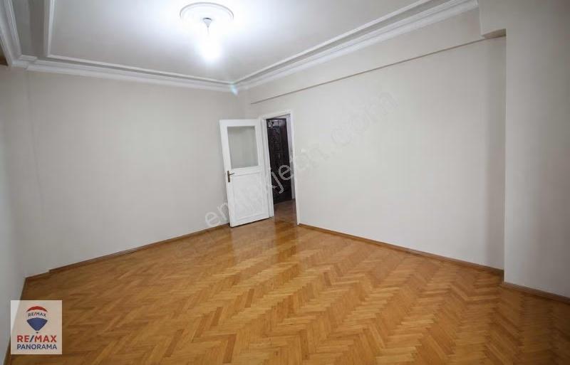 Köroğlu Caddesi'nde 130 M² Net | Açık Otoparklı 3 Balkonlu 3+1 - Görsel 24