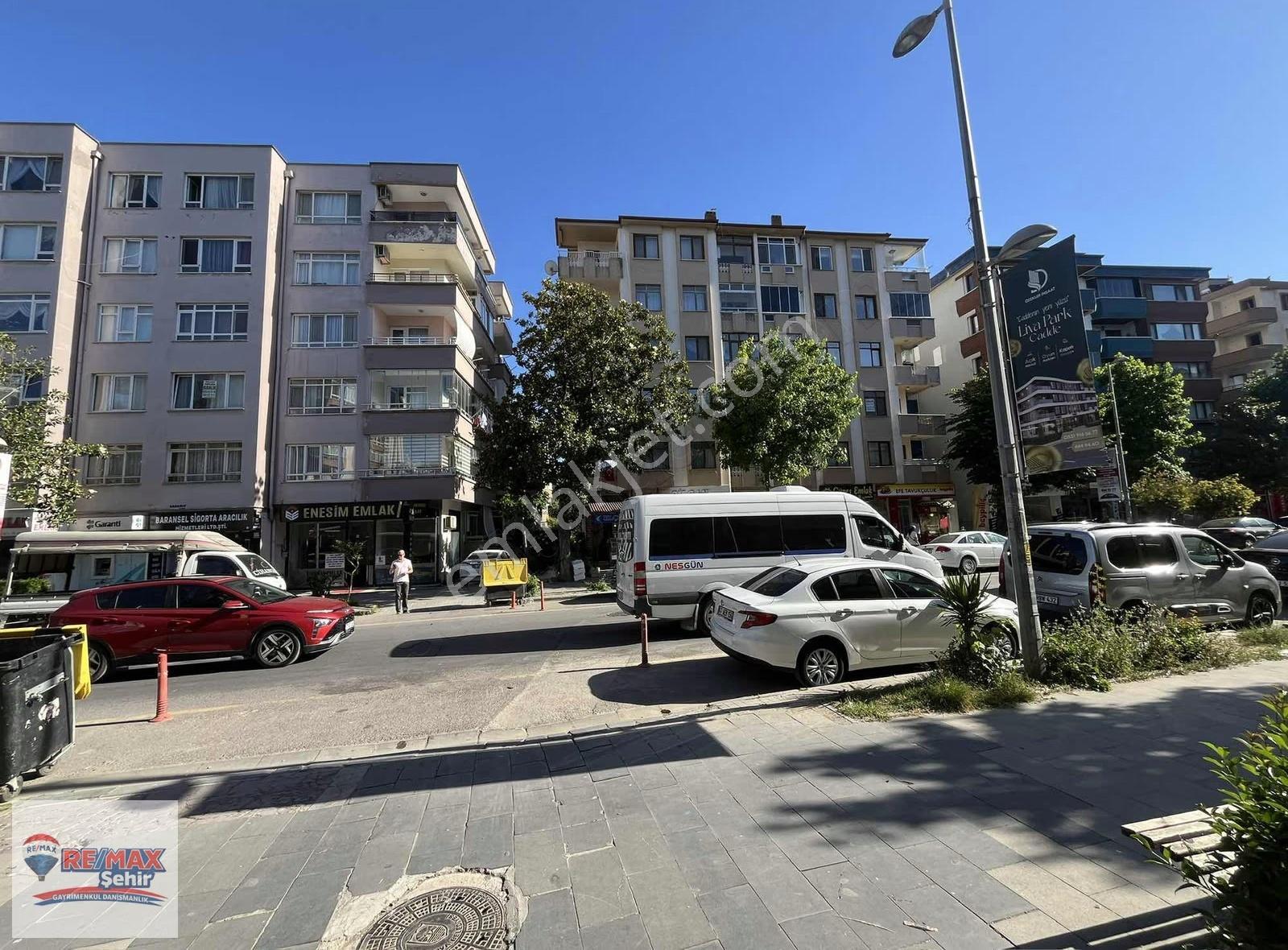 Remax Şehir Yalova Fatih Cd. Üzerinde Satılık Geniş 3+1 Daire - Görsel 17