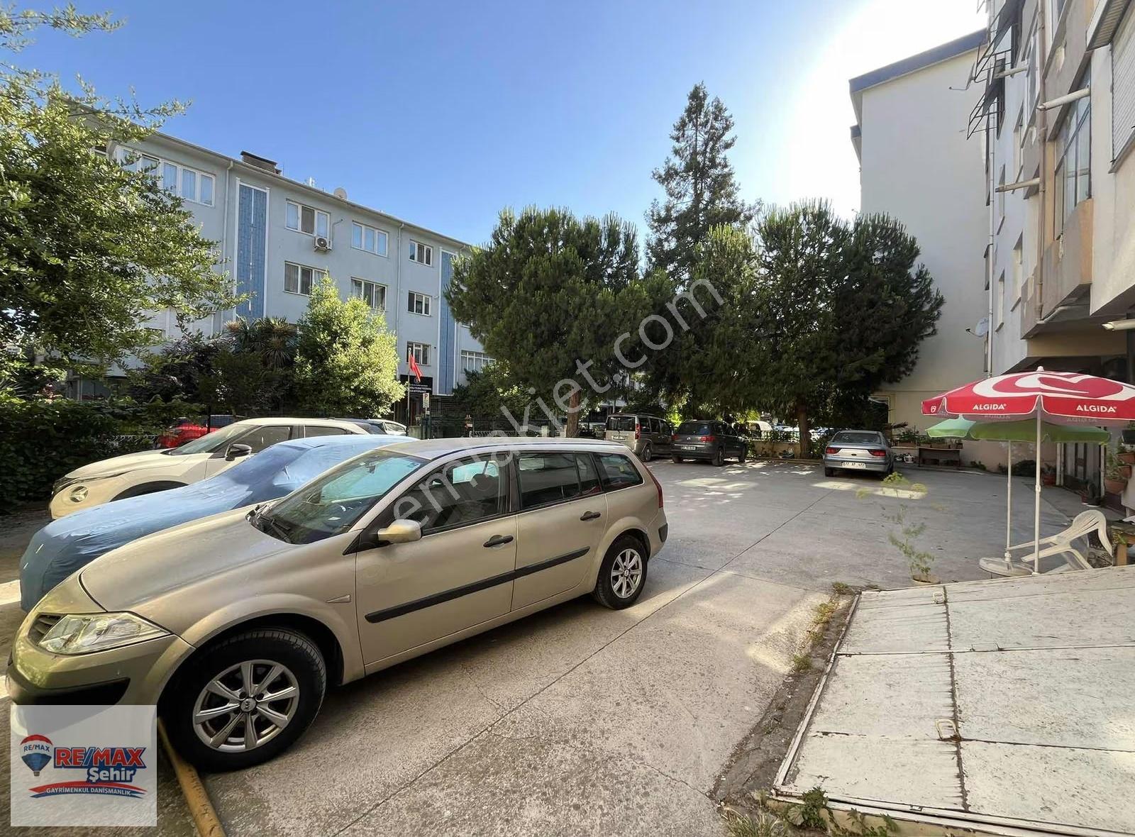 Remax Şehir Yalova Fatih Cd. Üzerinde Satılık Geniş 3+1 Daire - Görsel 19