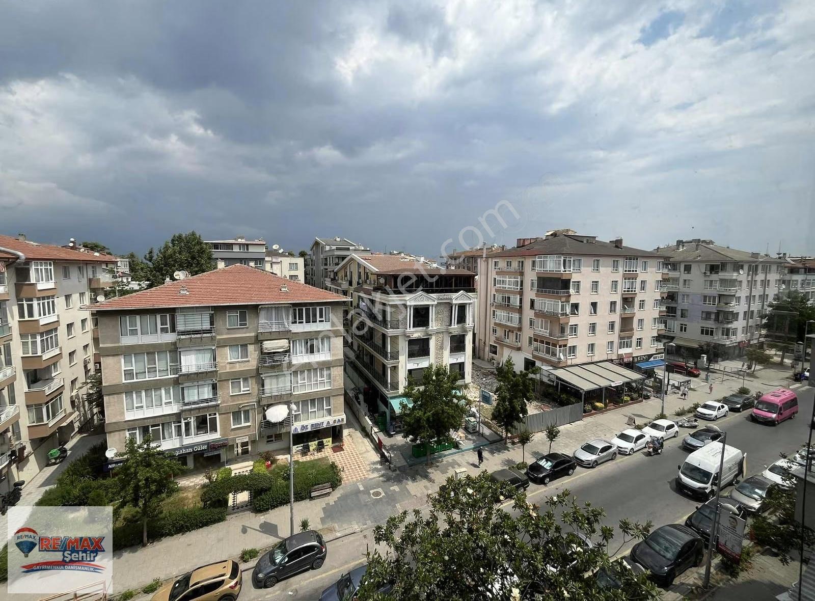 Remax Şehir Yalova Fatih Cd. Üzerinde Satılık Geniş 3+1 Daire - Görsel 24