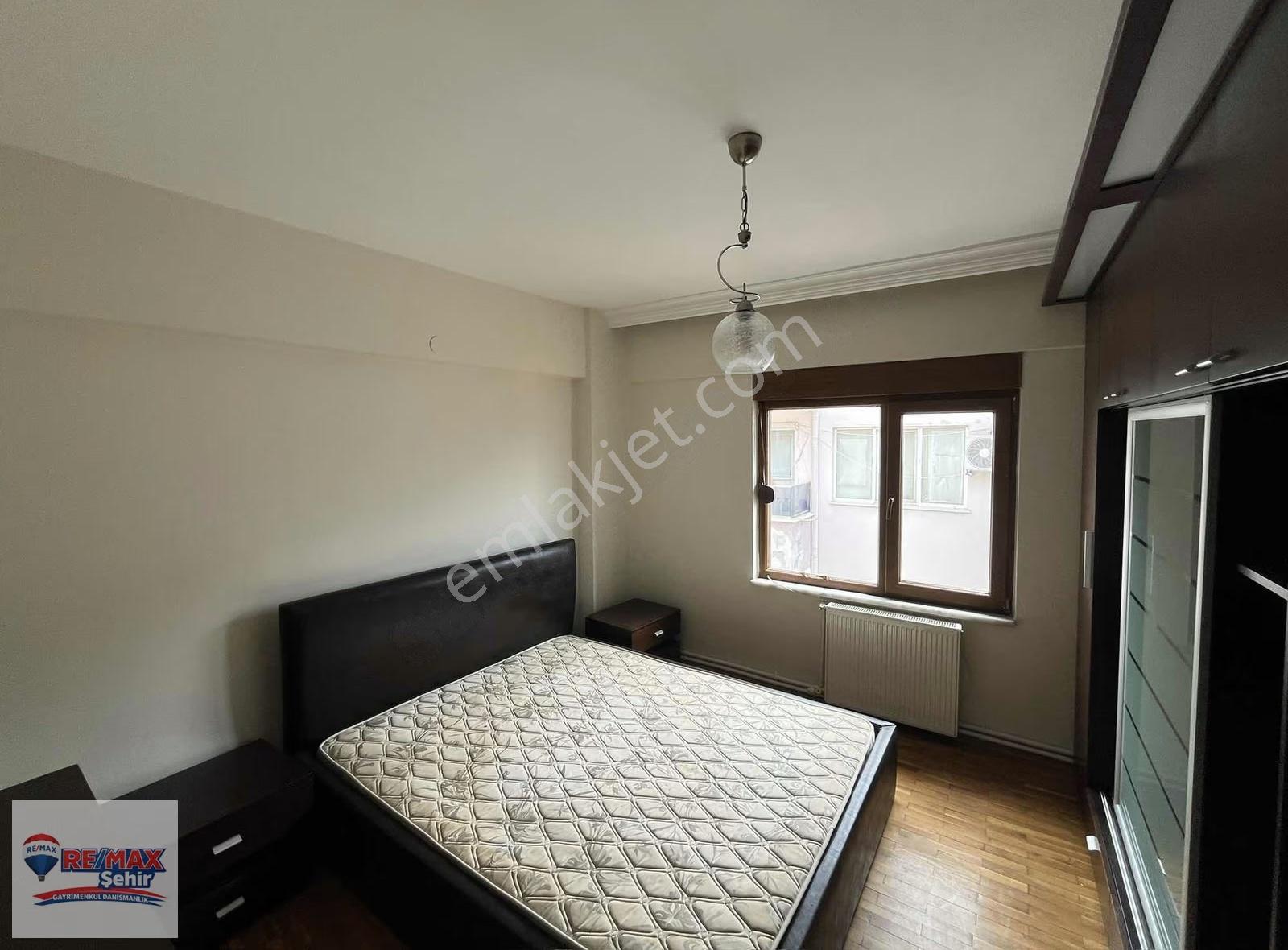 Remax Şehir Yalova Fatih Cd. Üzerinde Satılık Geniş 3+1 Daire - Görsel 9