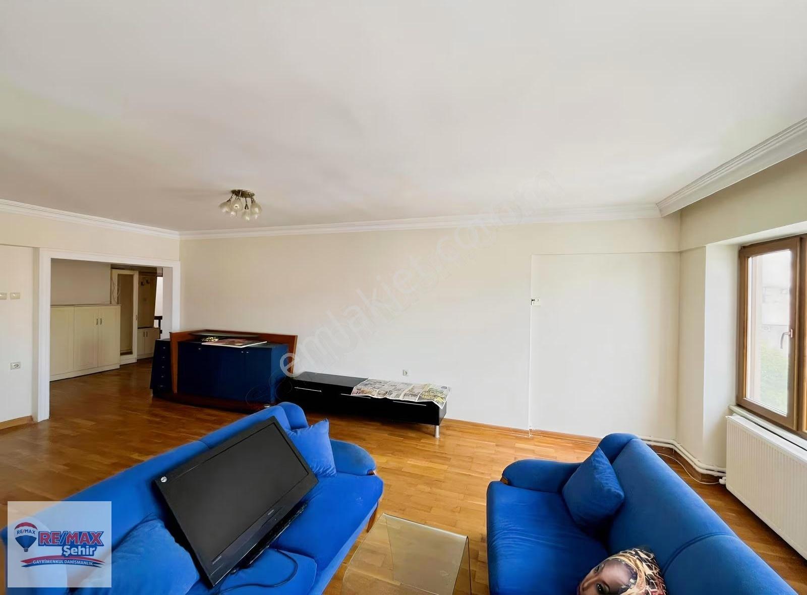 Remax Şehir Yalova Fatih Cd. Üzerinde Satılık Geniş 3+1 Daire - Görsel 5