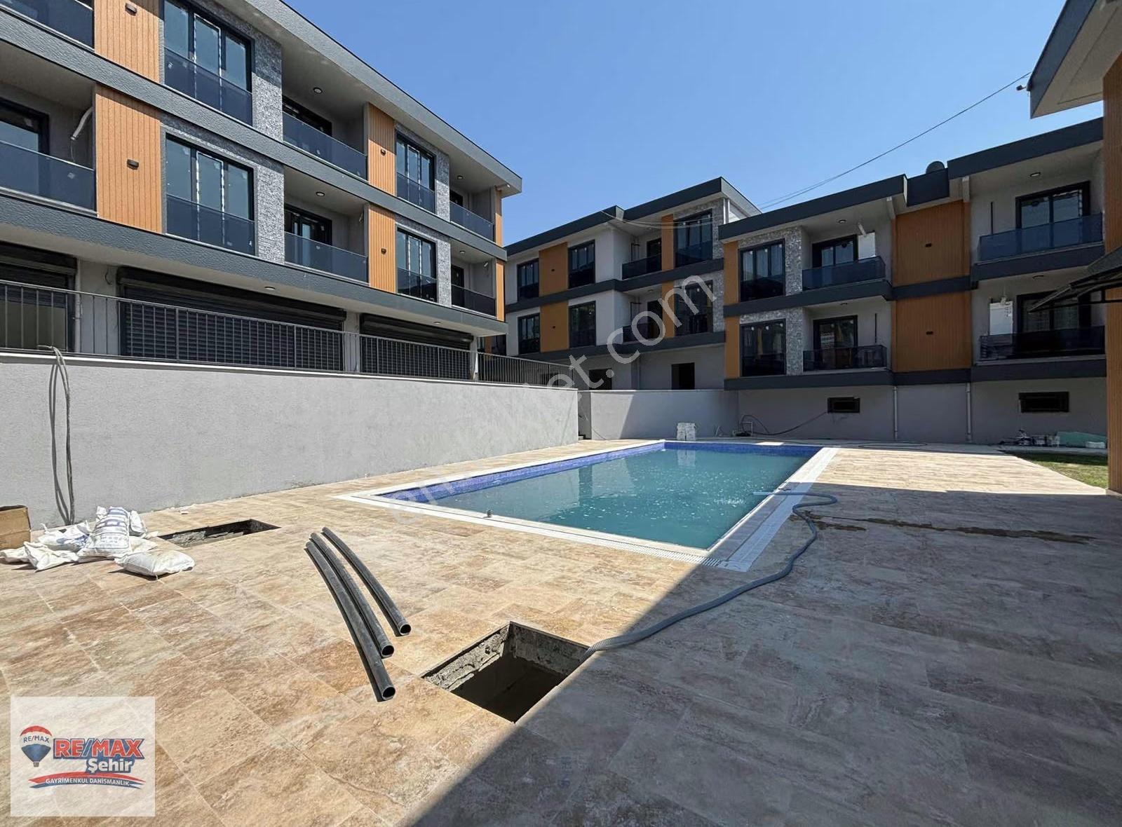 Remax Şehir'den Kadıköy Özden Mah. Havuzlu Lüks 1+1 - Görsel 15