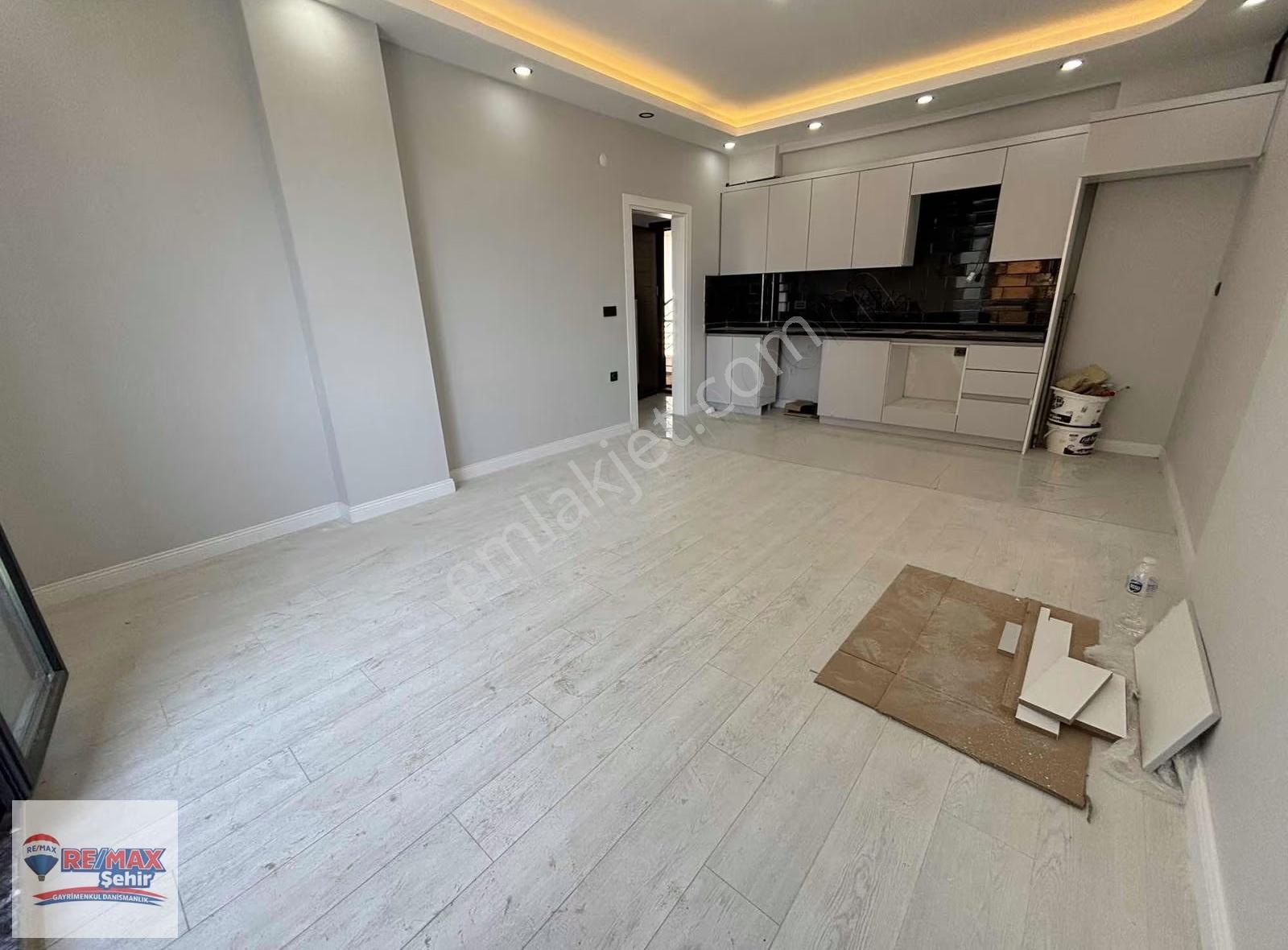 Remax Şehir'den Kadıköy Özden Mah. Havuzlu Lüks 1+1 - Görsel 20
