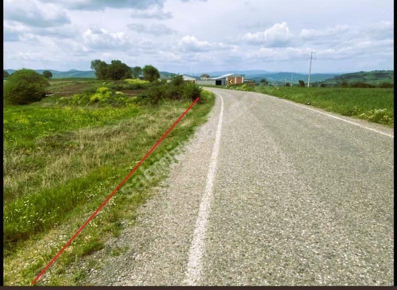 Sahibinden.caddeye Cephe Tarla. Balıkesir.8648 M².araçtakas