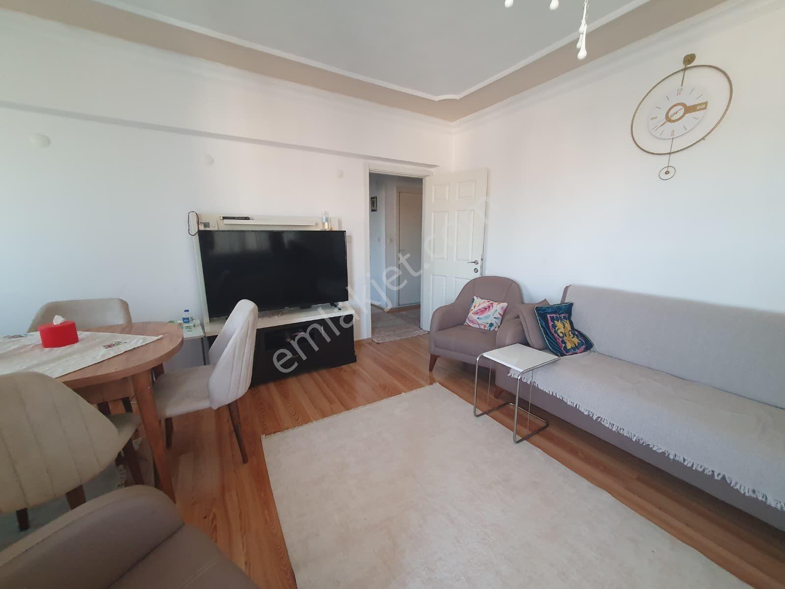 "kuşadası Ege Mahallesi'nin Kalbinde, Zamana Meydan Okuyan 2+1 - Görsel 7