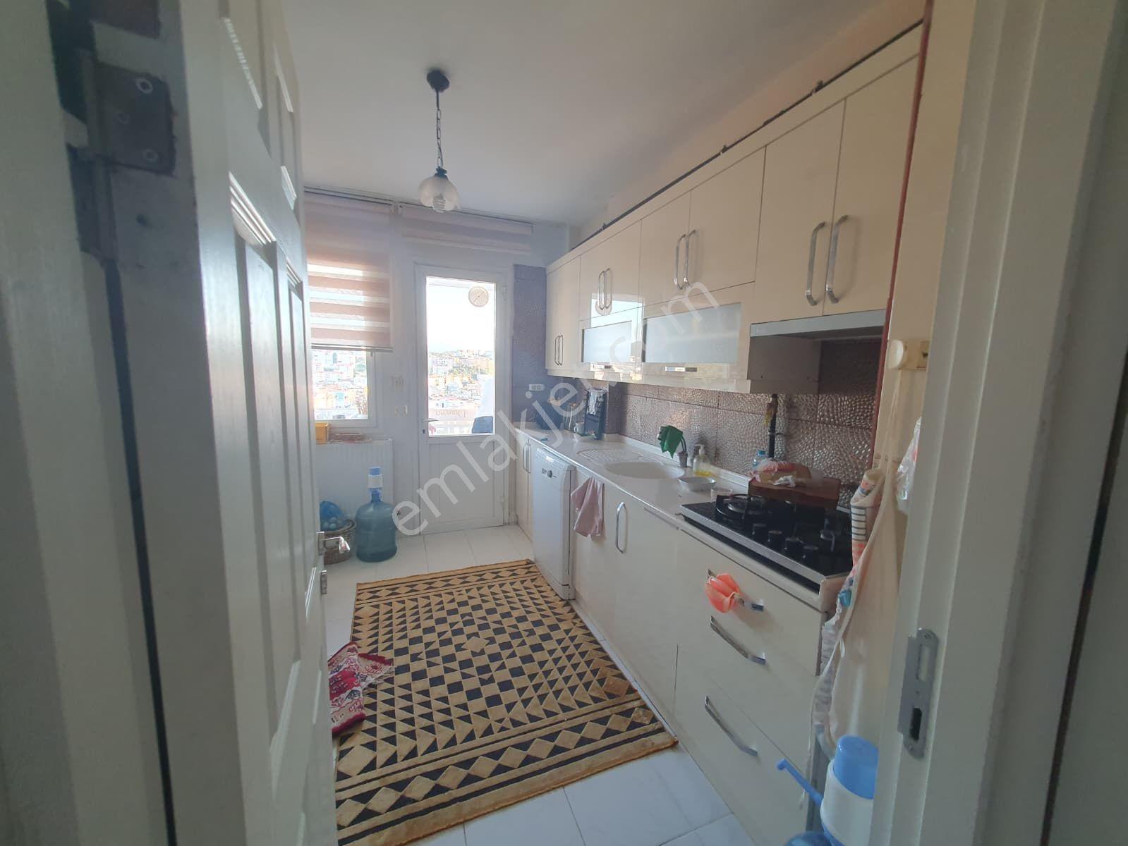 "kuşadası Ege Mahallesi'nin Kalbinde, Zamana Meydan Okuyan 2+1 - Görsel 14