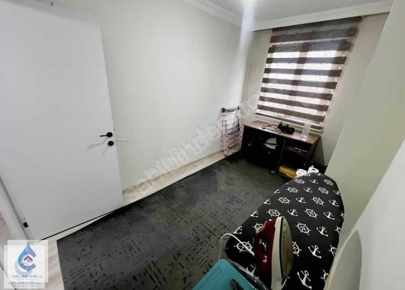 Gaziler Mh Metro İstasyonu Dibinde Satılık 2+1 Arakat Daire