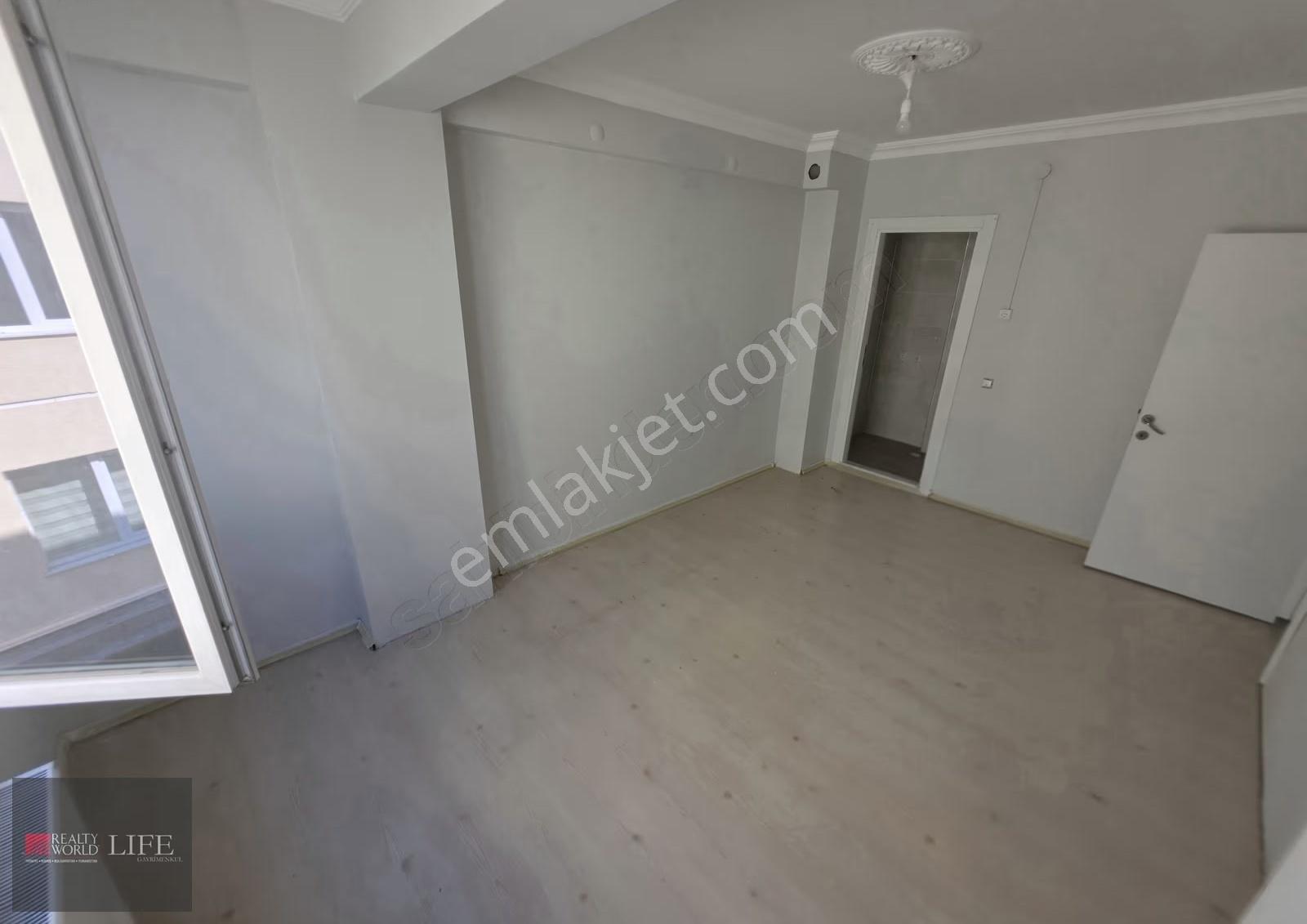 Rwlıfe// Büyükdere Mah. Kaplanlar Sokakta Kiralık 3+1 Daire