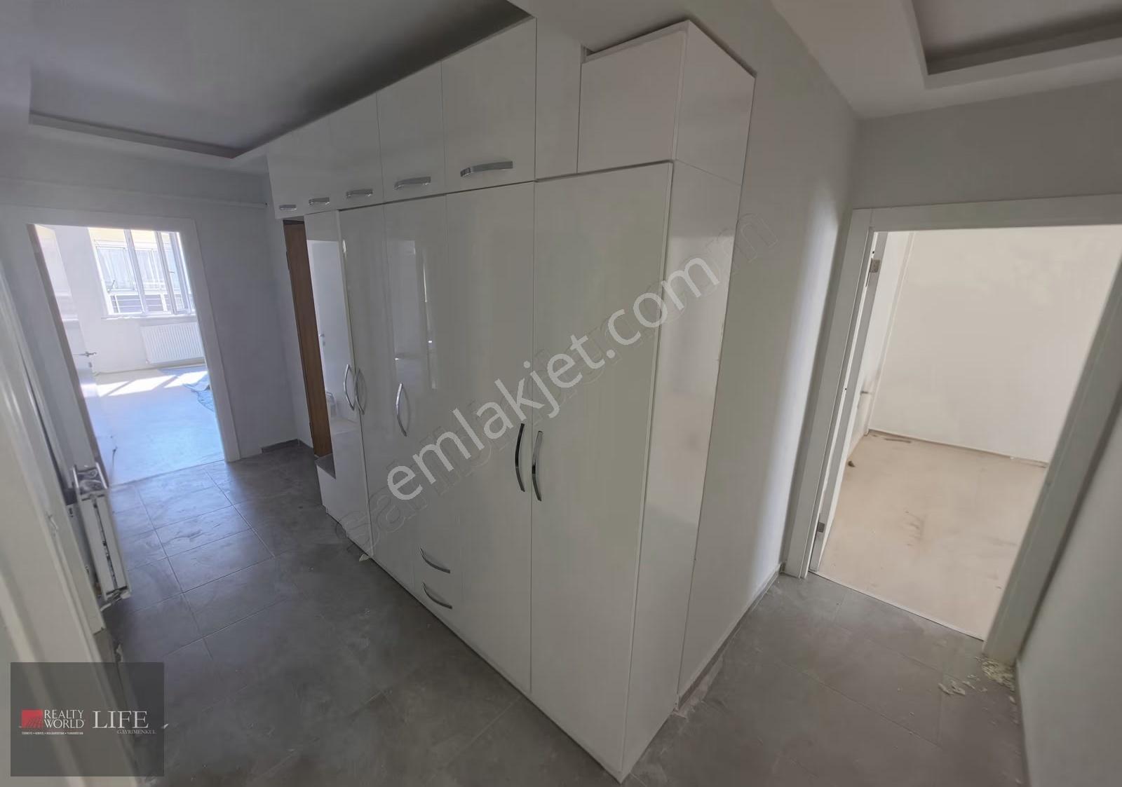 Rwlıfe// Büyükdere Mah. Kaplanlar Sokakta Kiralık 3+1 Daire - Görsel 9