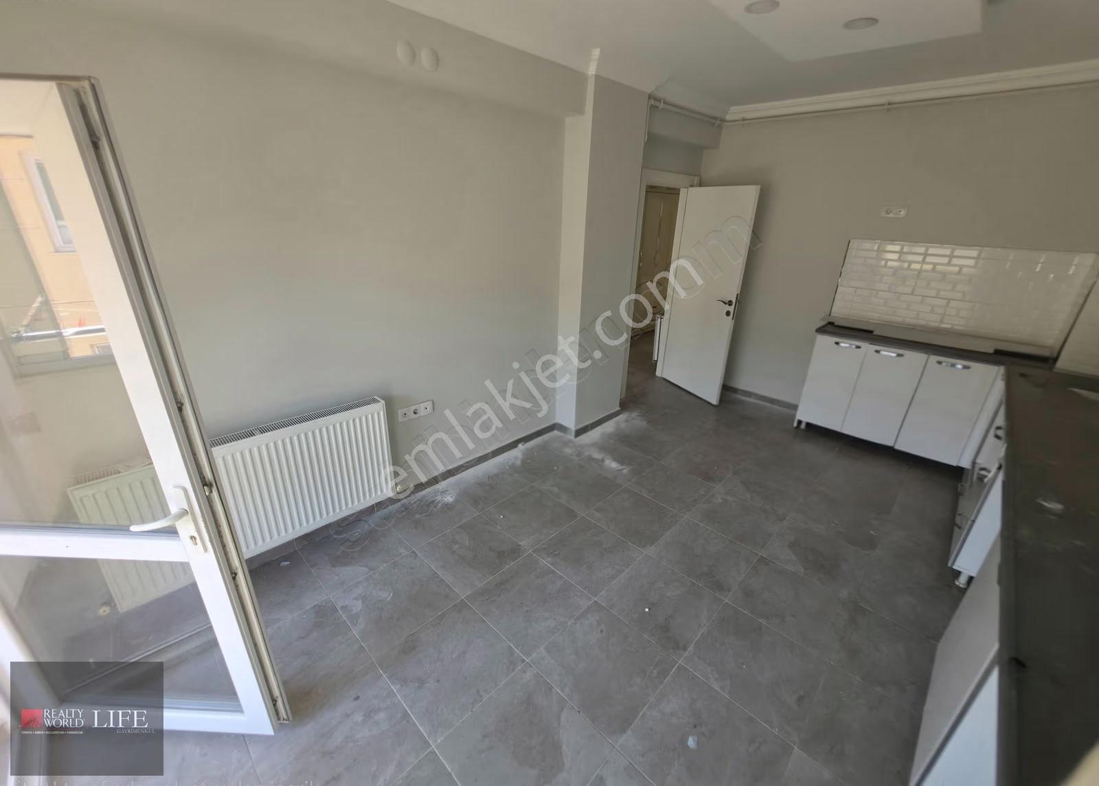 Rwlıfe// Büyükdere Mah. Kaplanlar Sokakta Kiralık 3+1 Daire - Görsel 14