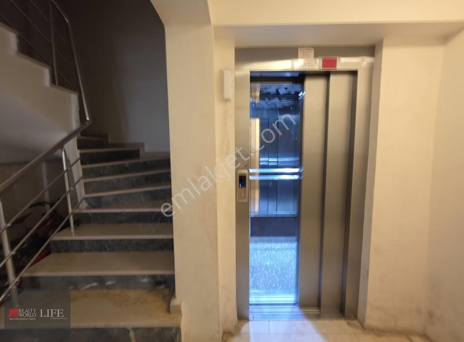 Rwlıfe// Büyükdere Mah. Kaplanlar Sokakta Kiralık 3+1 Daire - Görsel 28