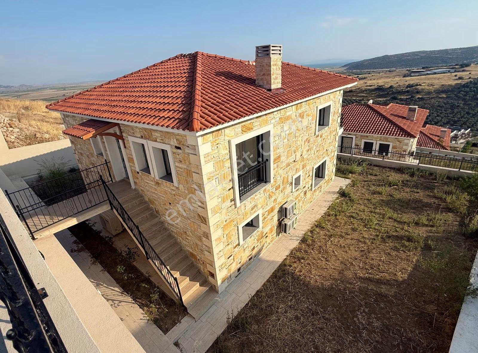 Foçaköy'de Müstakil Kiralık Taş Villa - Görsel 3