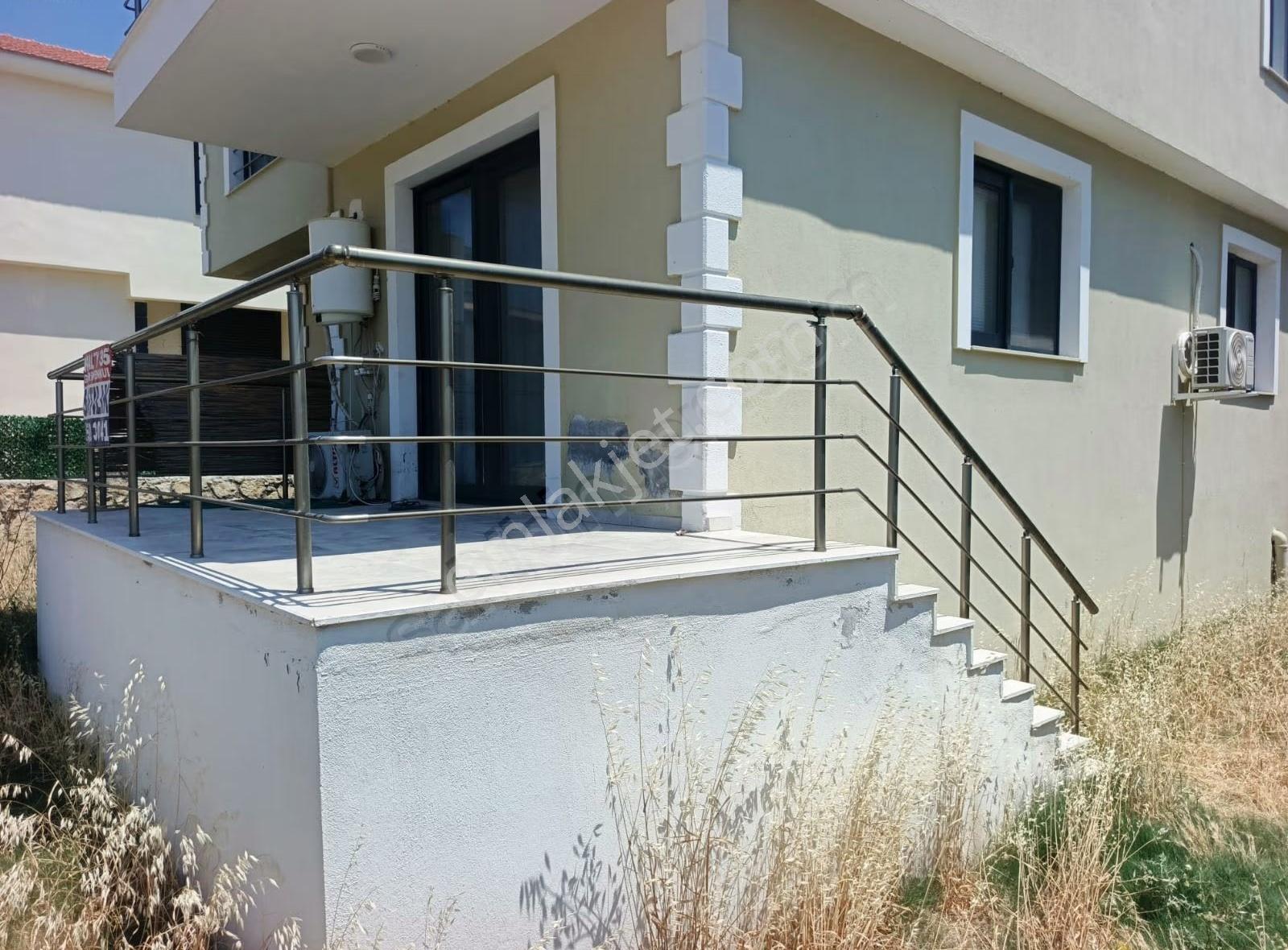 Foça Kazım Dirikte 2+1 Bahçe Katı Yeni Daire - Görsel 19