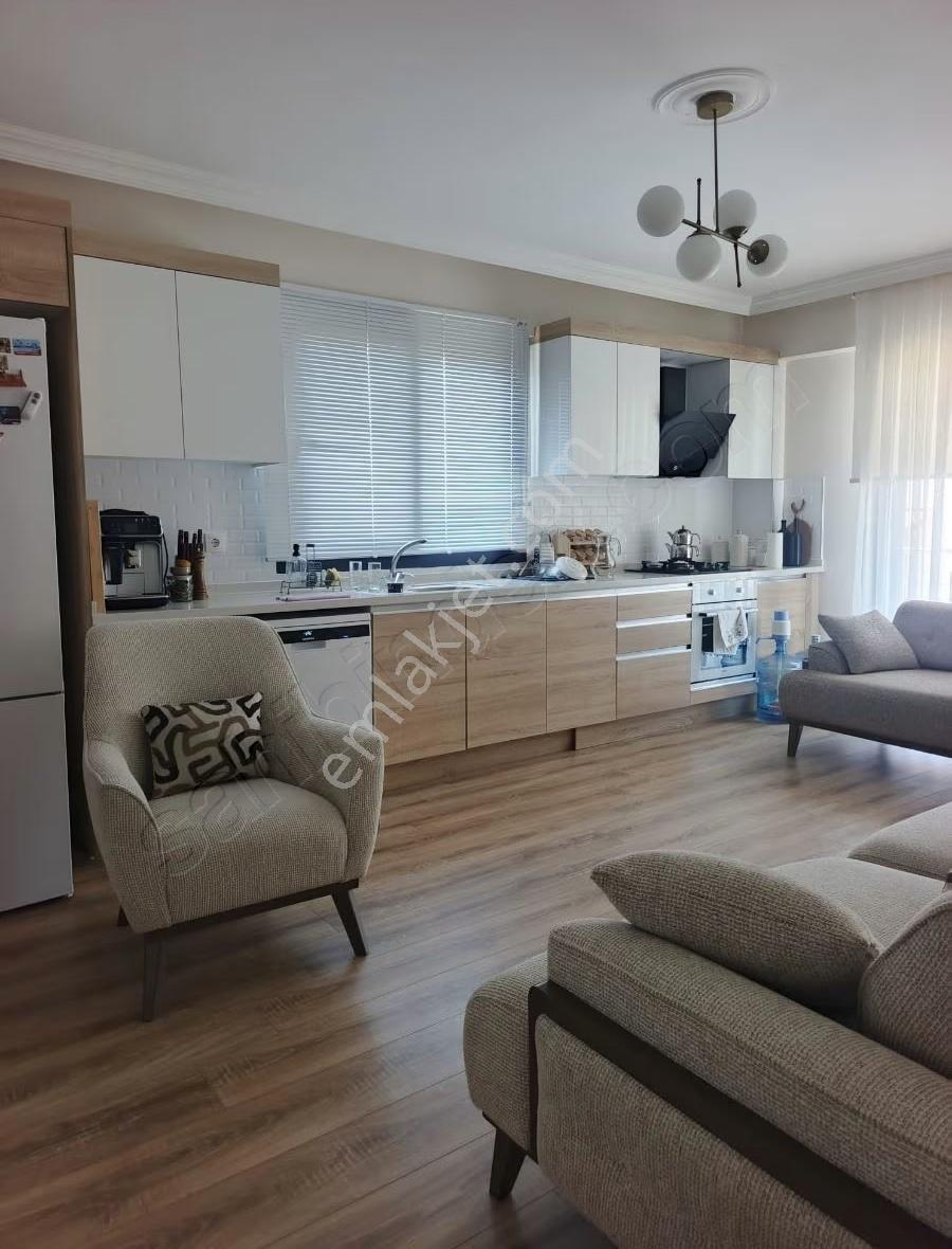 Foça Kazım Dirikte 2+1 Bahçe Katı Yeni Daire - Görsel 3