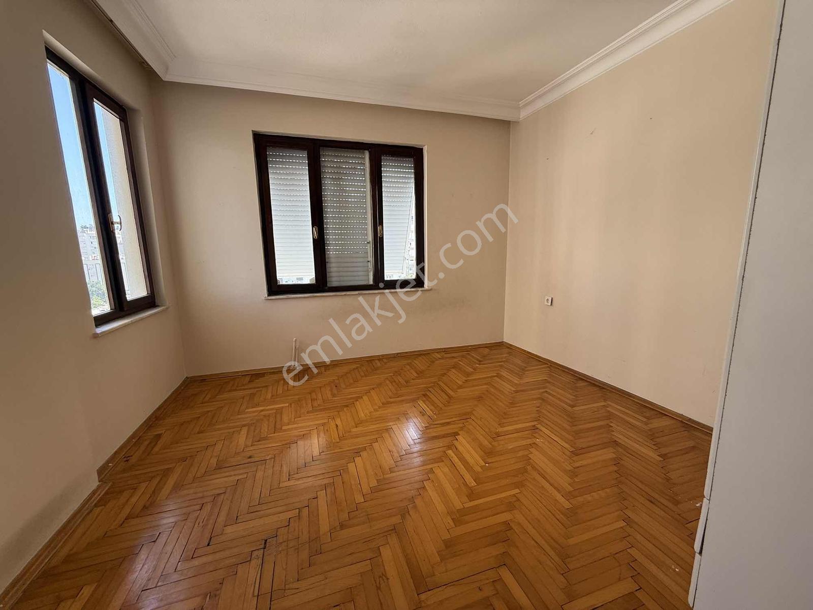 Yeşilbahçede Merkezi Konumda, Geniş 3+1 Kiralık Daire - Görsel 17
