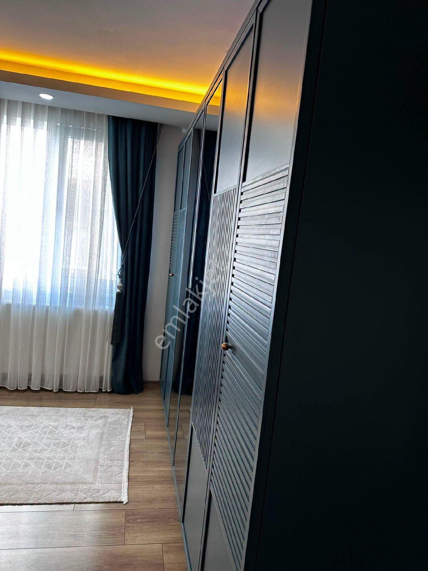 Samsun Atakum İstiklal Mahallesi'nde Kat Tapulu Ebeveyn Banyolu 2+1 Satılık Daire - Görsel 8