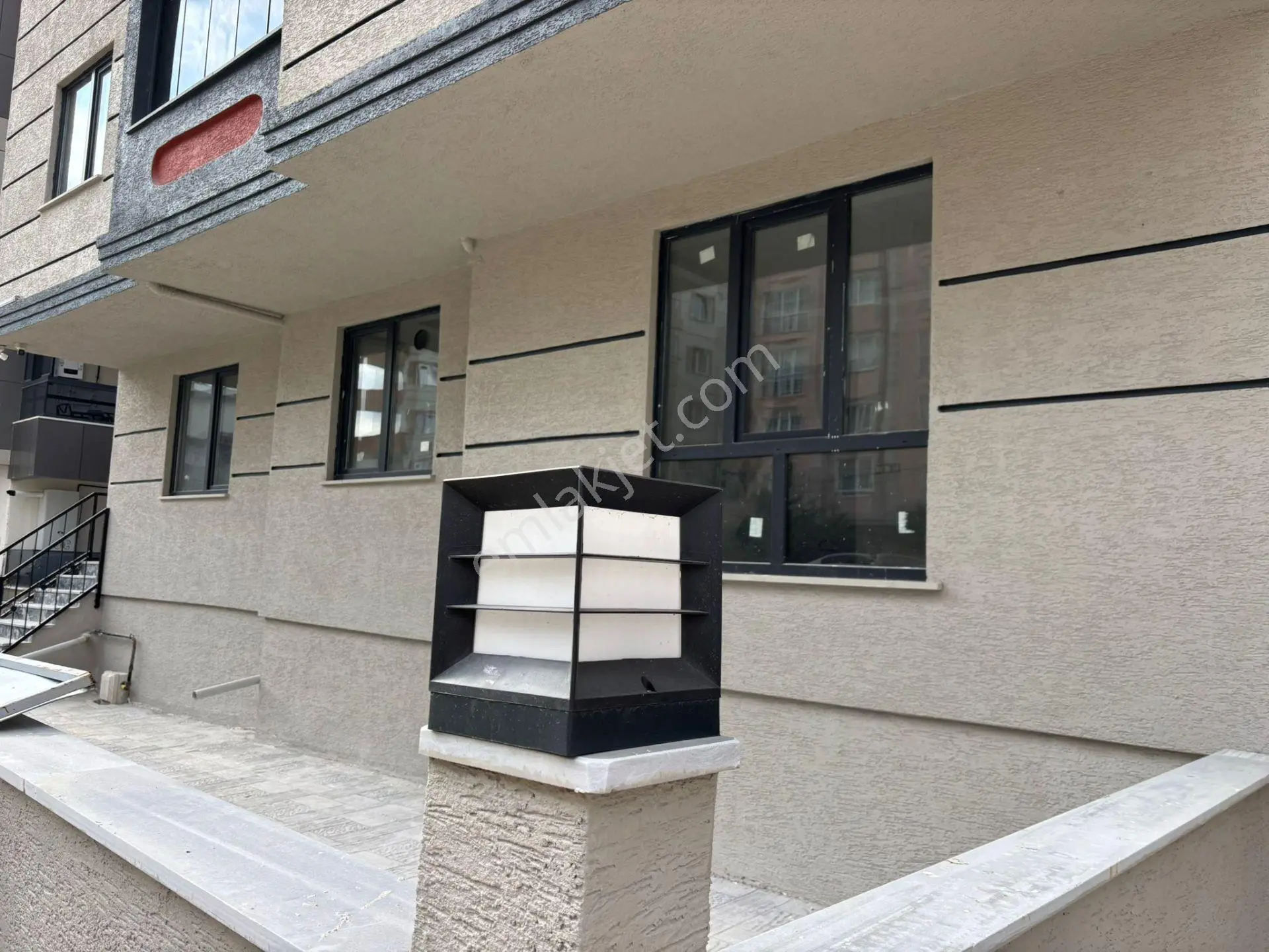 **eryıldız İnşaat'tan**merkezi Konumda İskanlı 95m2 2+1 Ön Cephe - Görsel 32