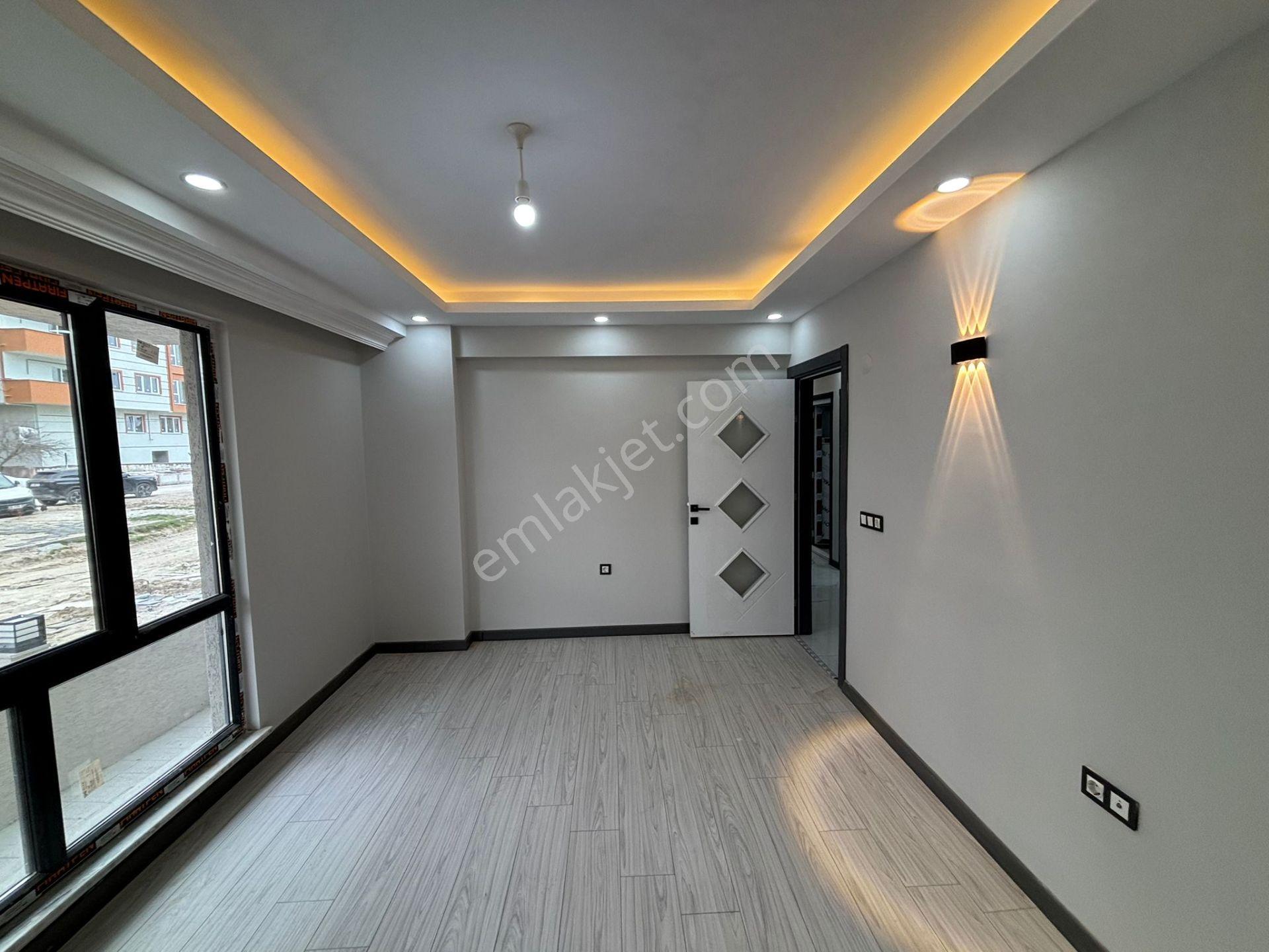 **eryıldız İnşaat'tan**merkezi Konumda İskanlı 95m2 2+1 Ön Cephe - Görsel 17
