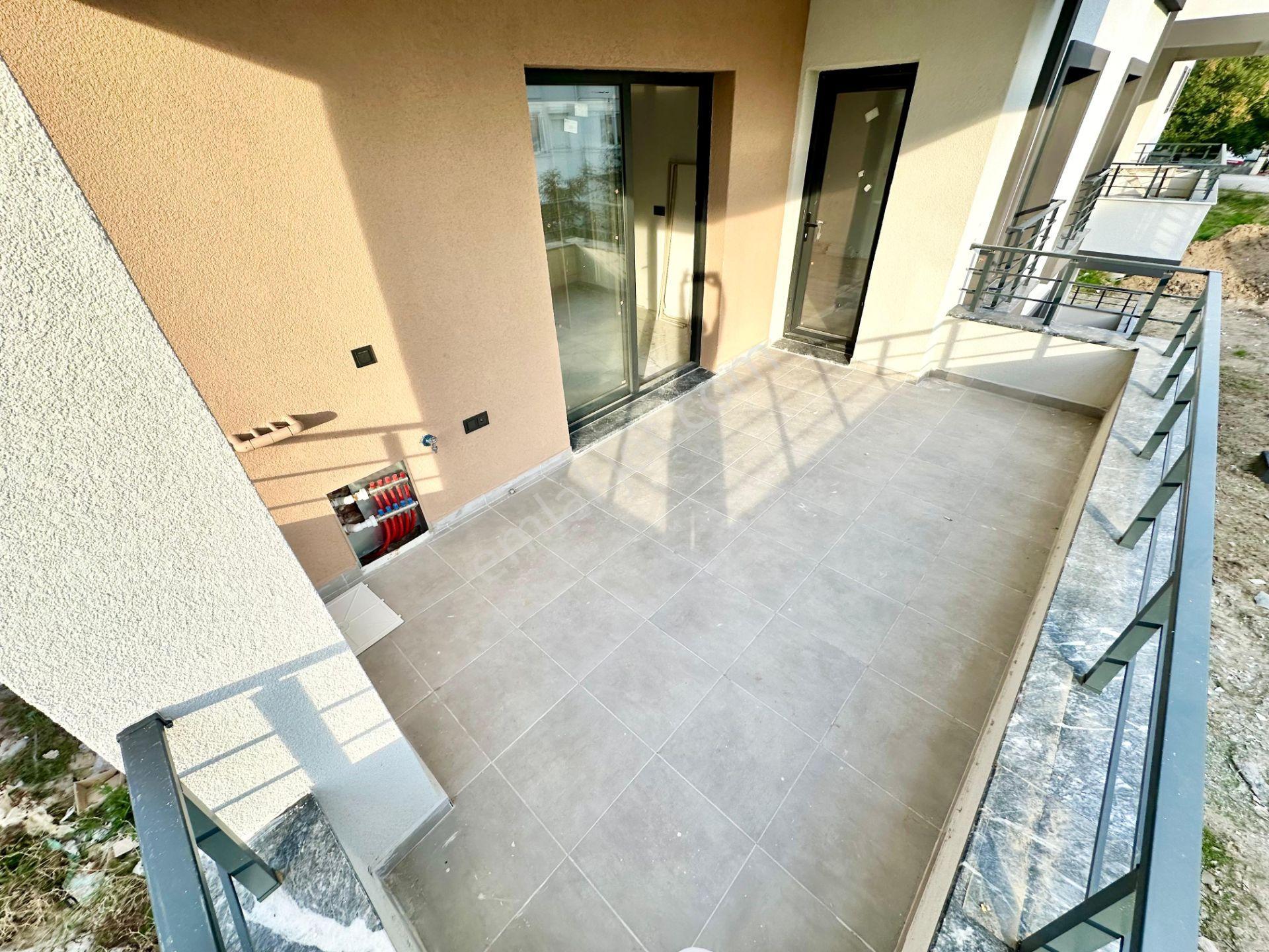 ꧁ay Emlaktan꧂avcılar'da Yüzme Havuzlu Lüks Butik Sitede Denize Sadece 300 Mt Satılık 2+1 Daire - Görsel 4