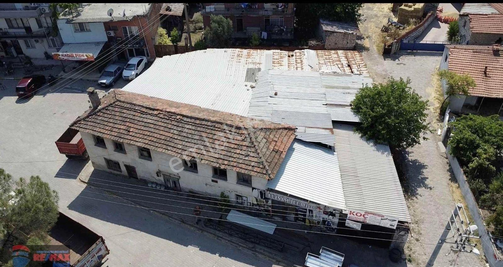 Re/max İnci'den Pamukçu'da Merkez Lokasyonlu Satılık Avlulu Kargir Ev Ve Arsası - Görsel 32