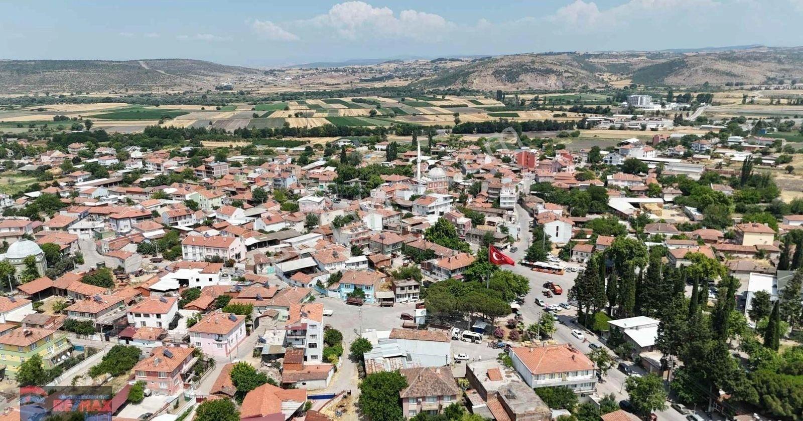 Re/max İnci'den Pamukçu'da Merkez Lokasyonlu Satılık Avlulu Kargir Ev Ve Arsası - Görsel 29