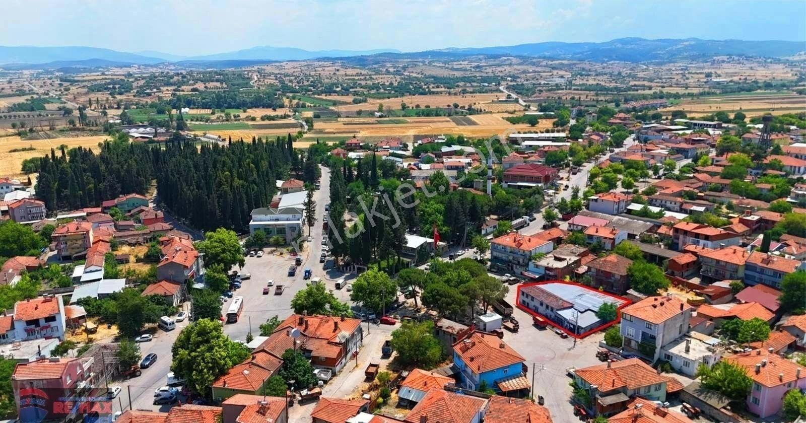 Re/max İnci'den Pamukçu'da Merkez Lokasyonlu Satılık Avlulu Kargir Ev Ve Arsası - Görsel 31