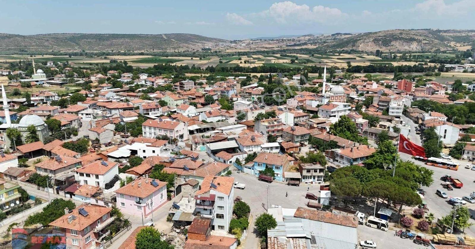 Re/max İnci'den Pamukçu'da Merkez Lokasyonlu Satılık Avlulu Kargir Ev Ve Arsası - Görsel 19