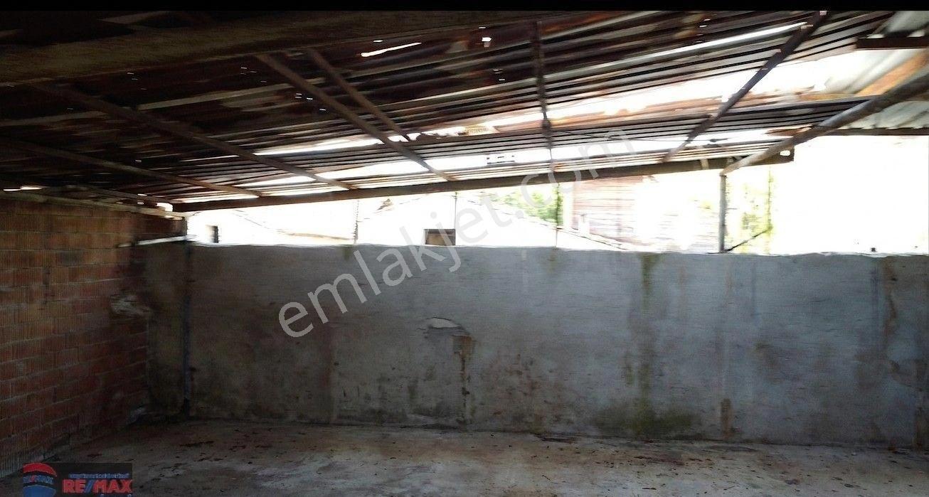 Re/max İnci'den Pamukçu'da Merkez Lokasyonlu Satılık Avlulu Kargir Ev Ve Arsası - Görsel 17