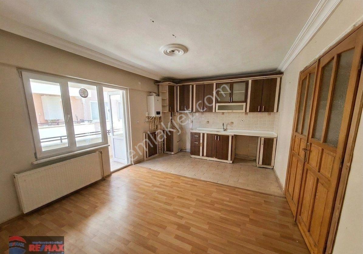 Re/max İnci'den Karesi Toygar Mah. Damla Sitesinde Satılık 2+1 Daire - Görsel 24