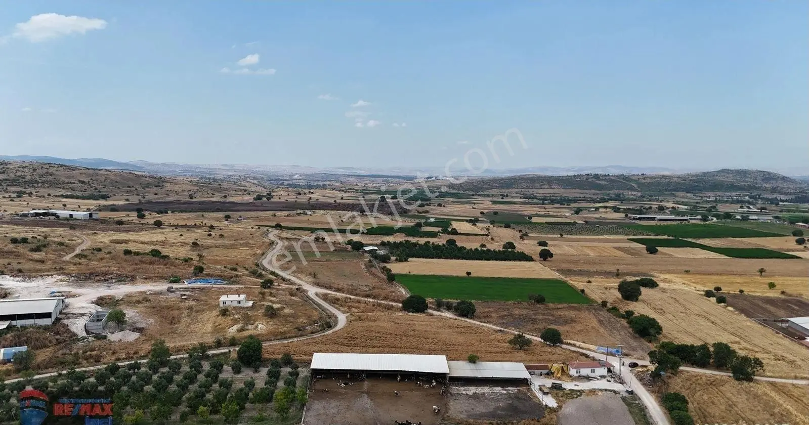 Re/max İnci'den Pamukçu'da Satılık Çiftlik Altyapılı Tarla - Görsel 4